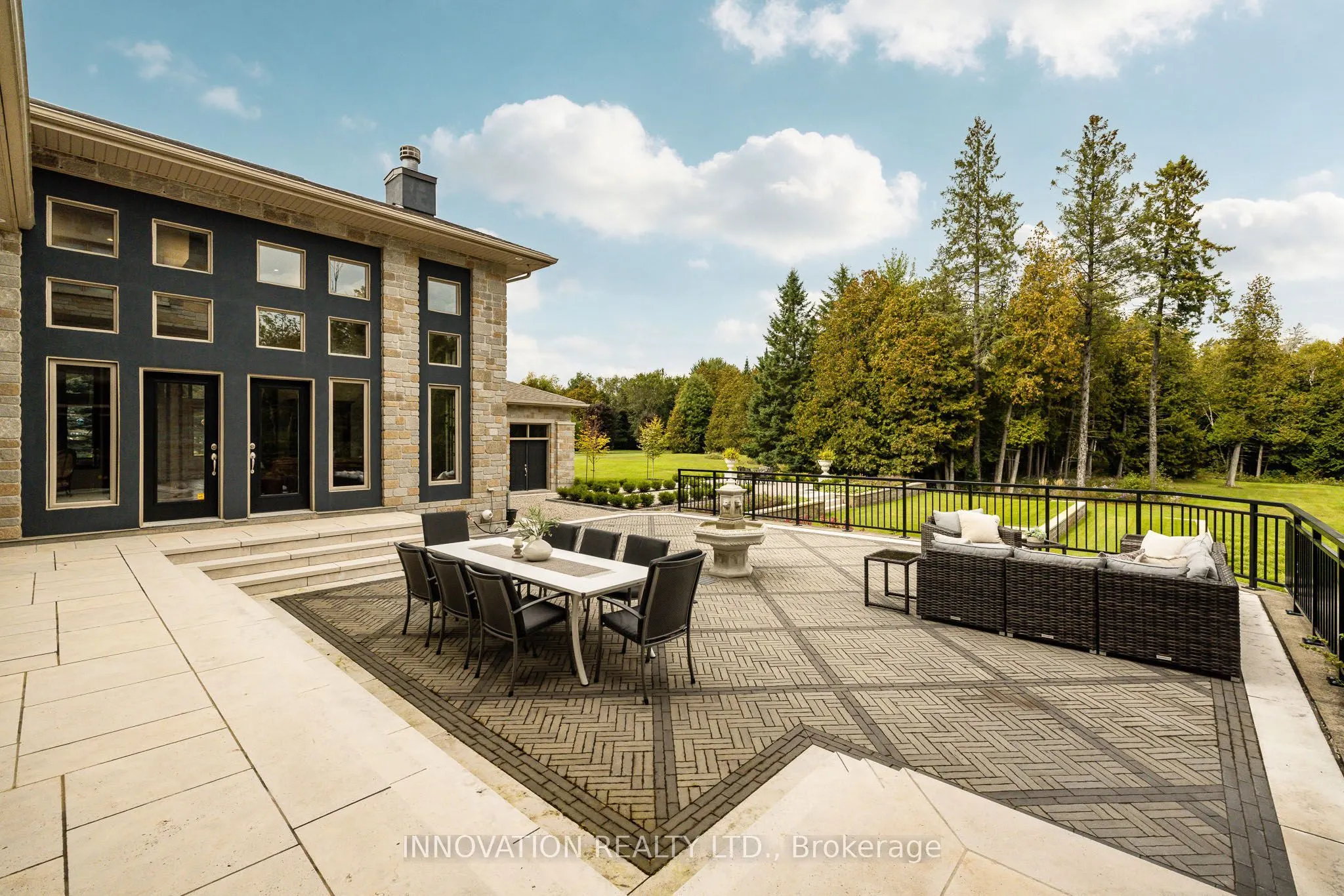 1545 Lords Manor Lane