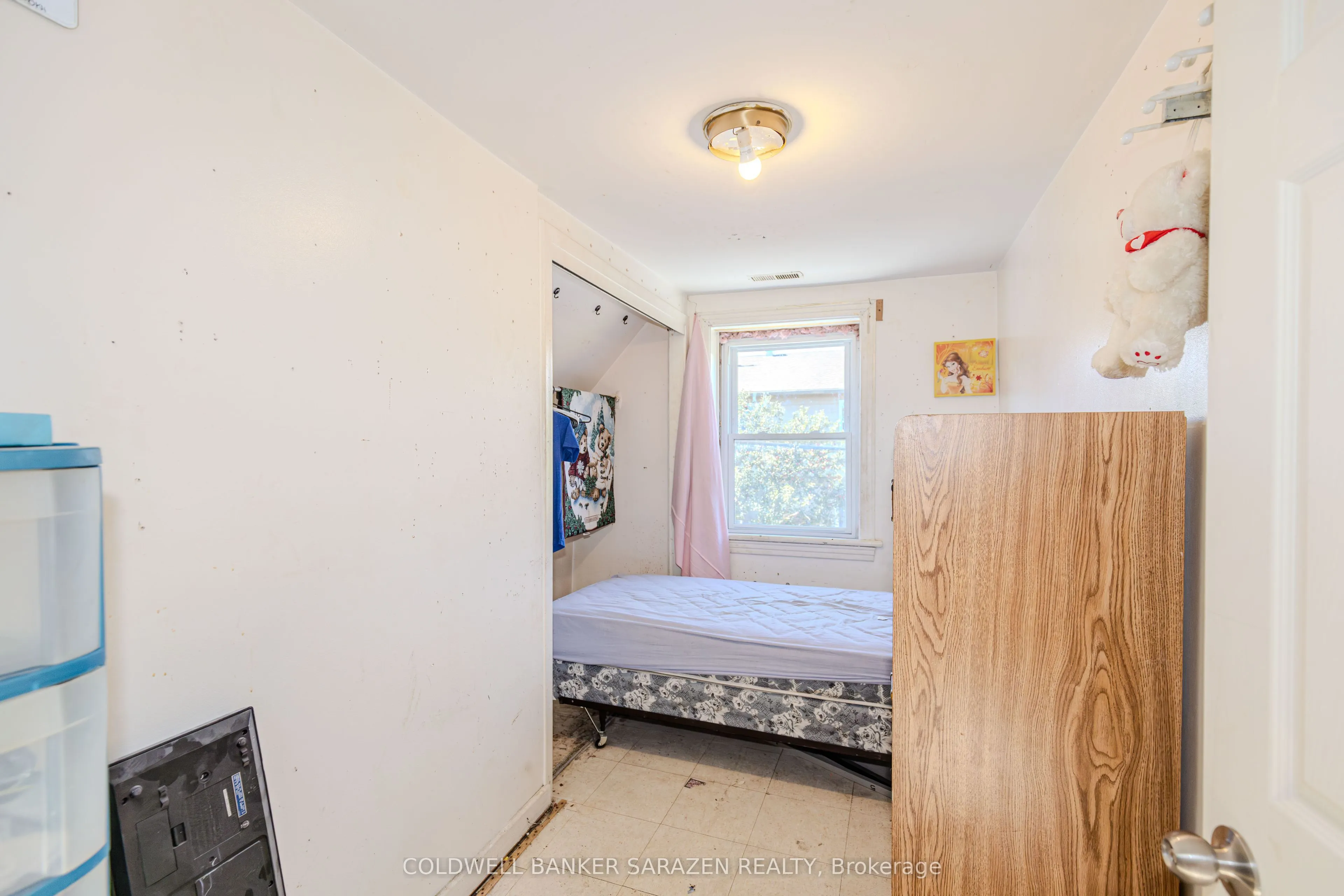 215 Desrosiers Street