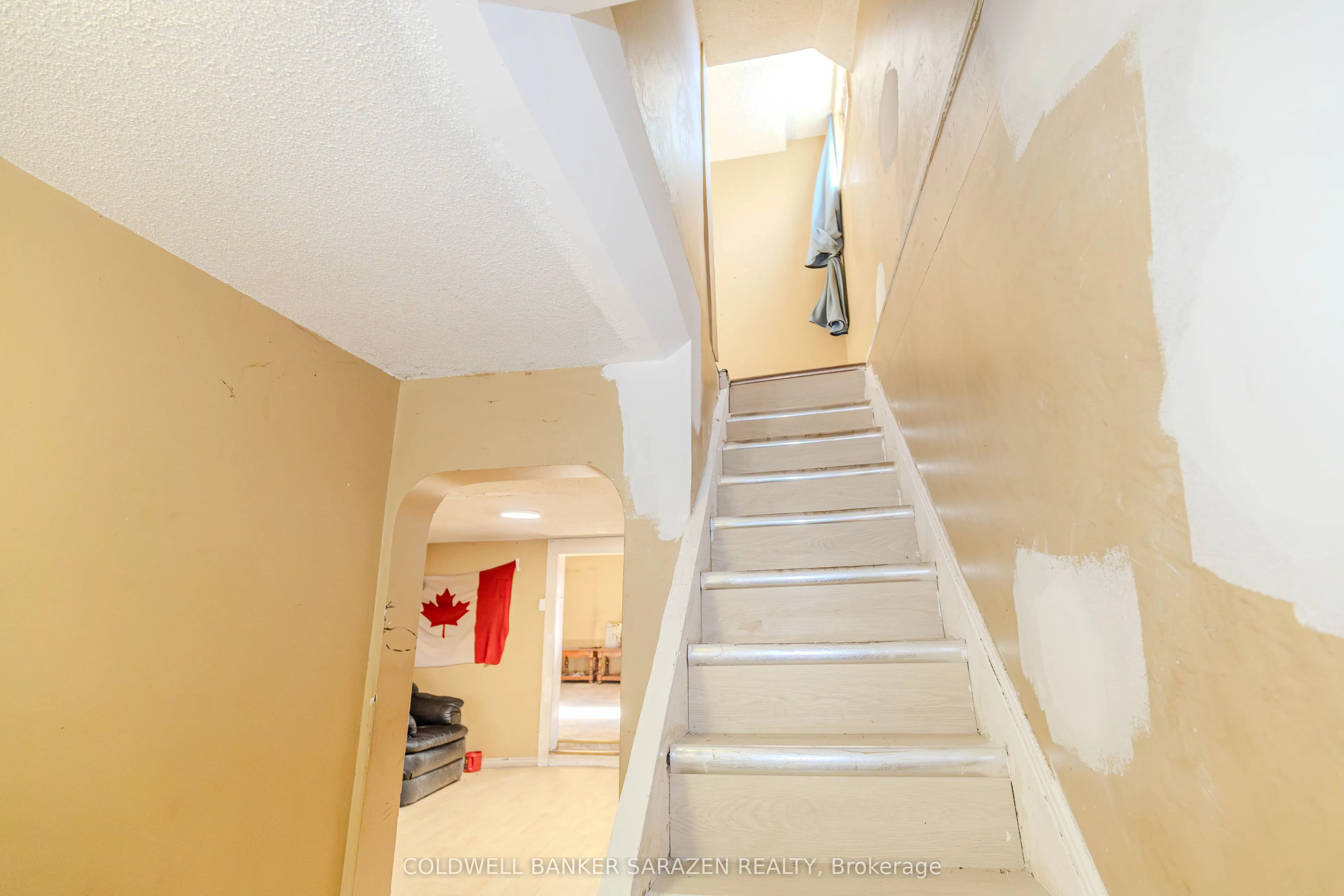 215 Desrosiers Street