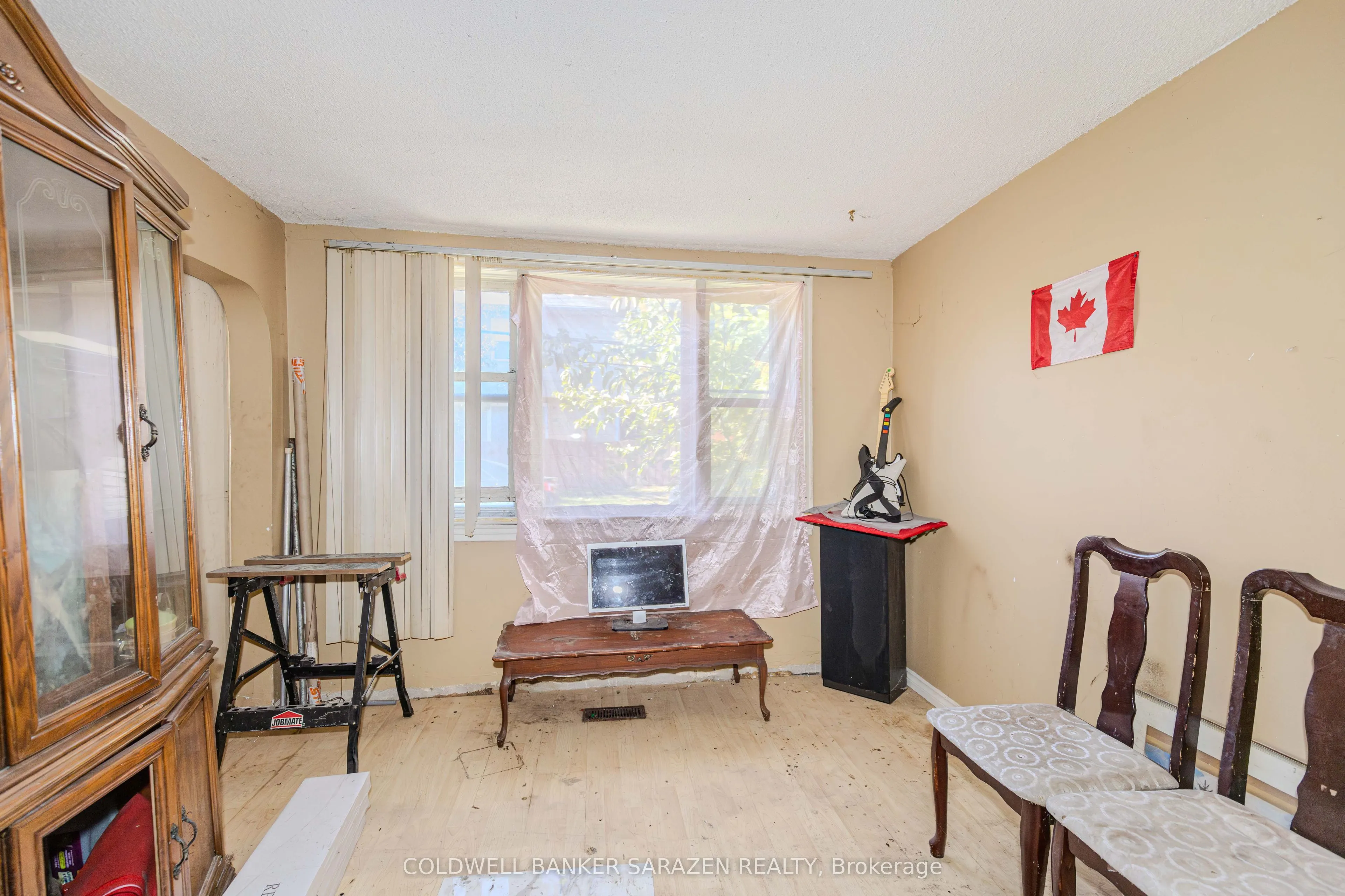 215 Desrosiers Street