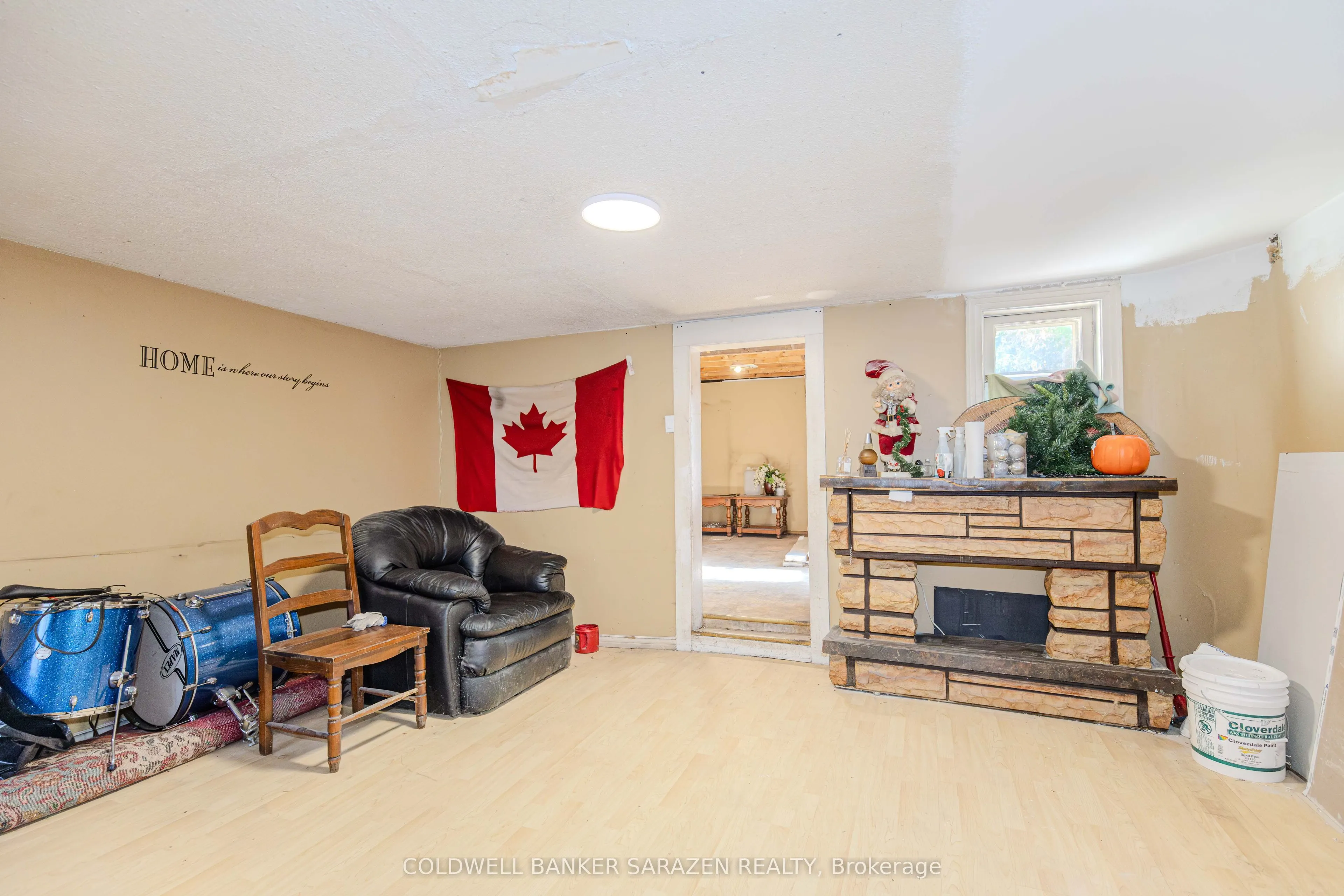 215 Desrosiers Street