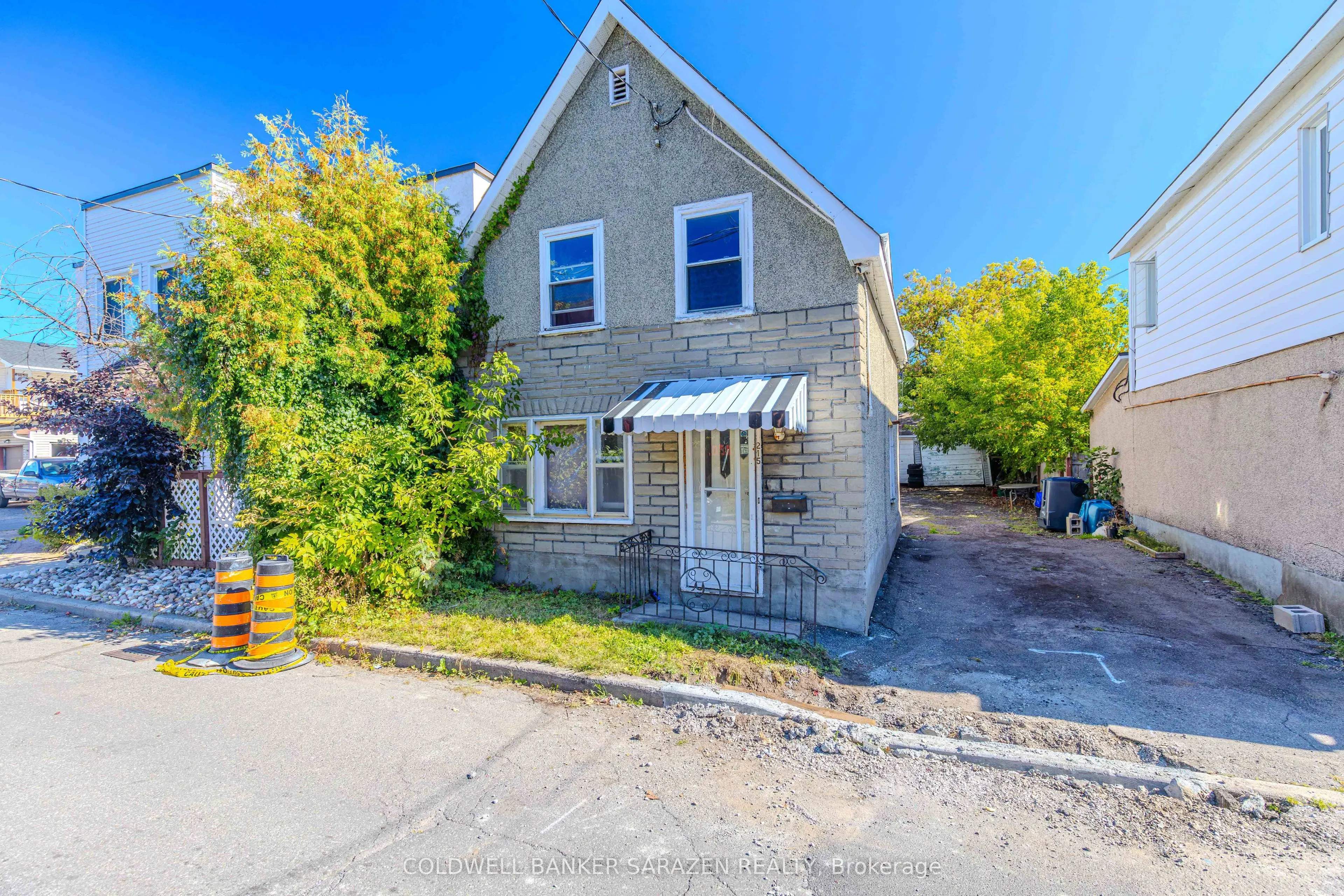 215 Desrosiers Street