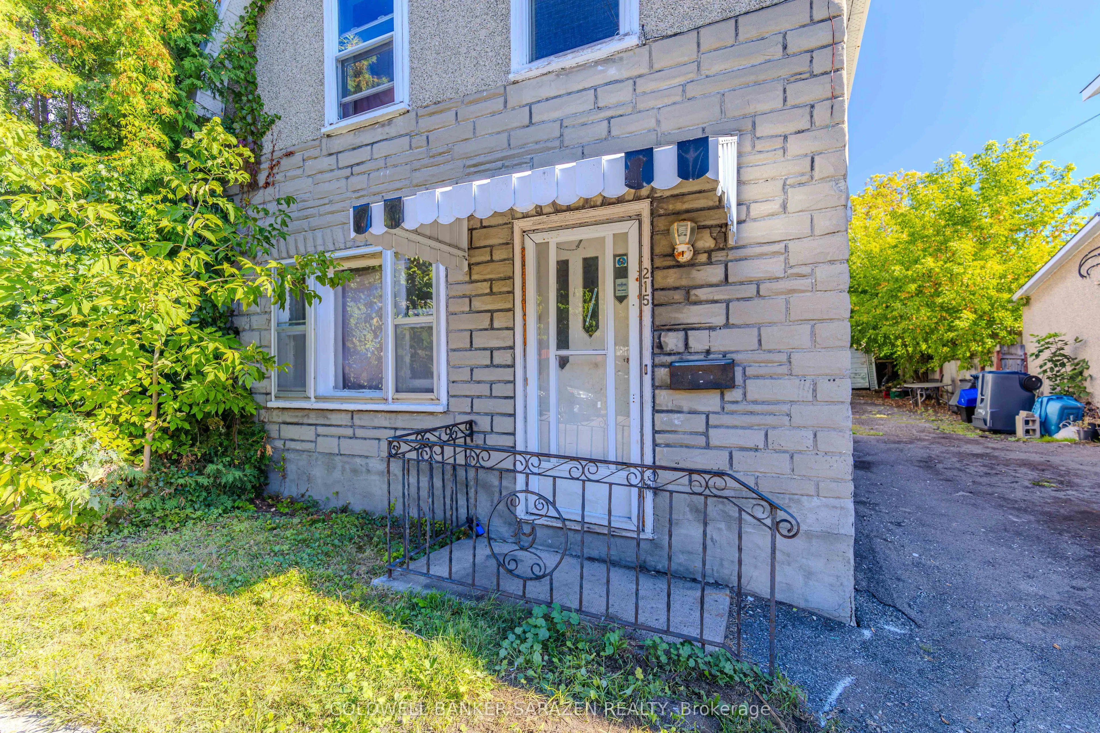 215 Desrosiers Street