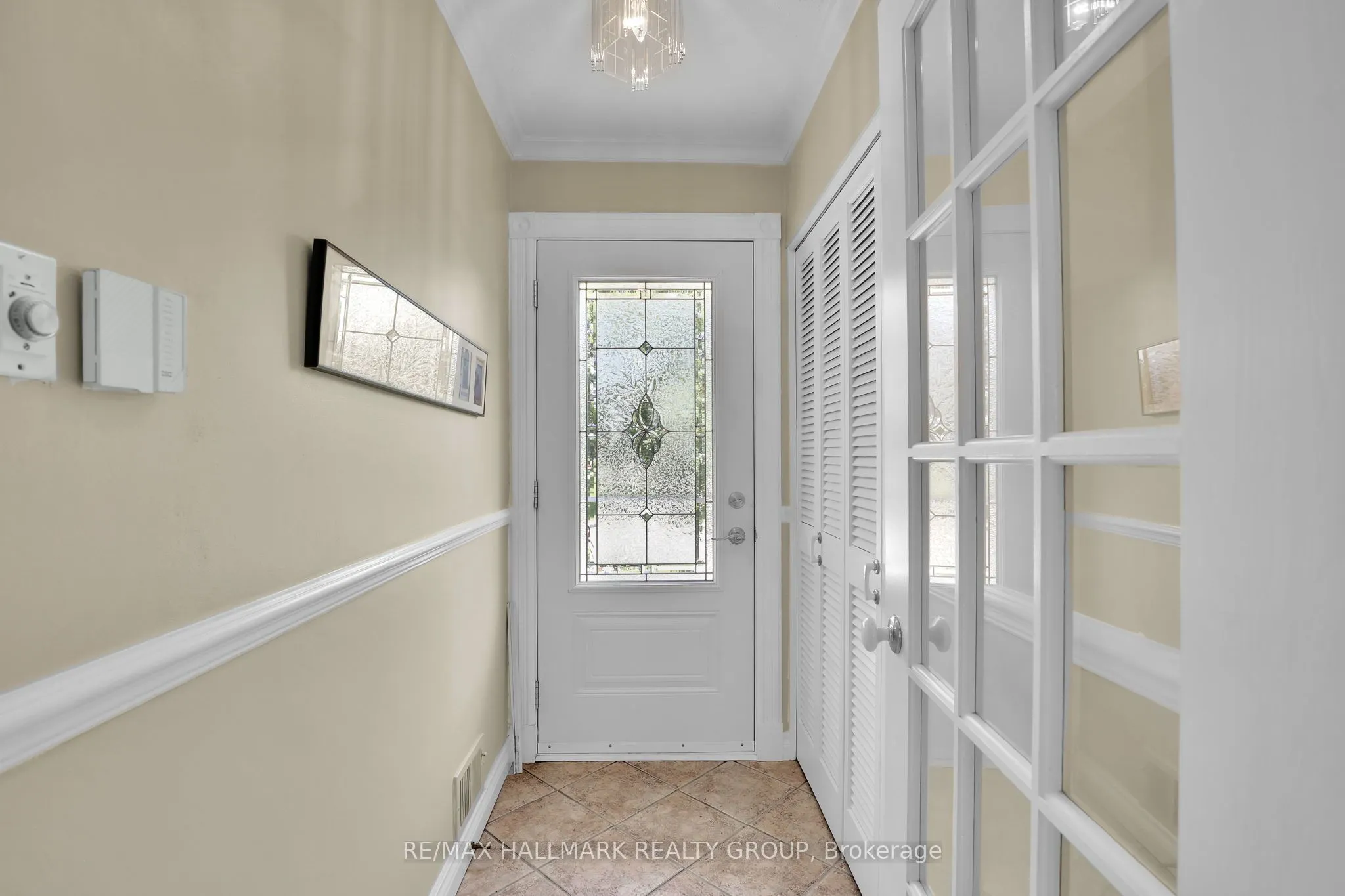 3242 Albion Road S