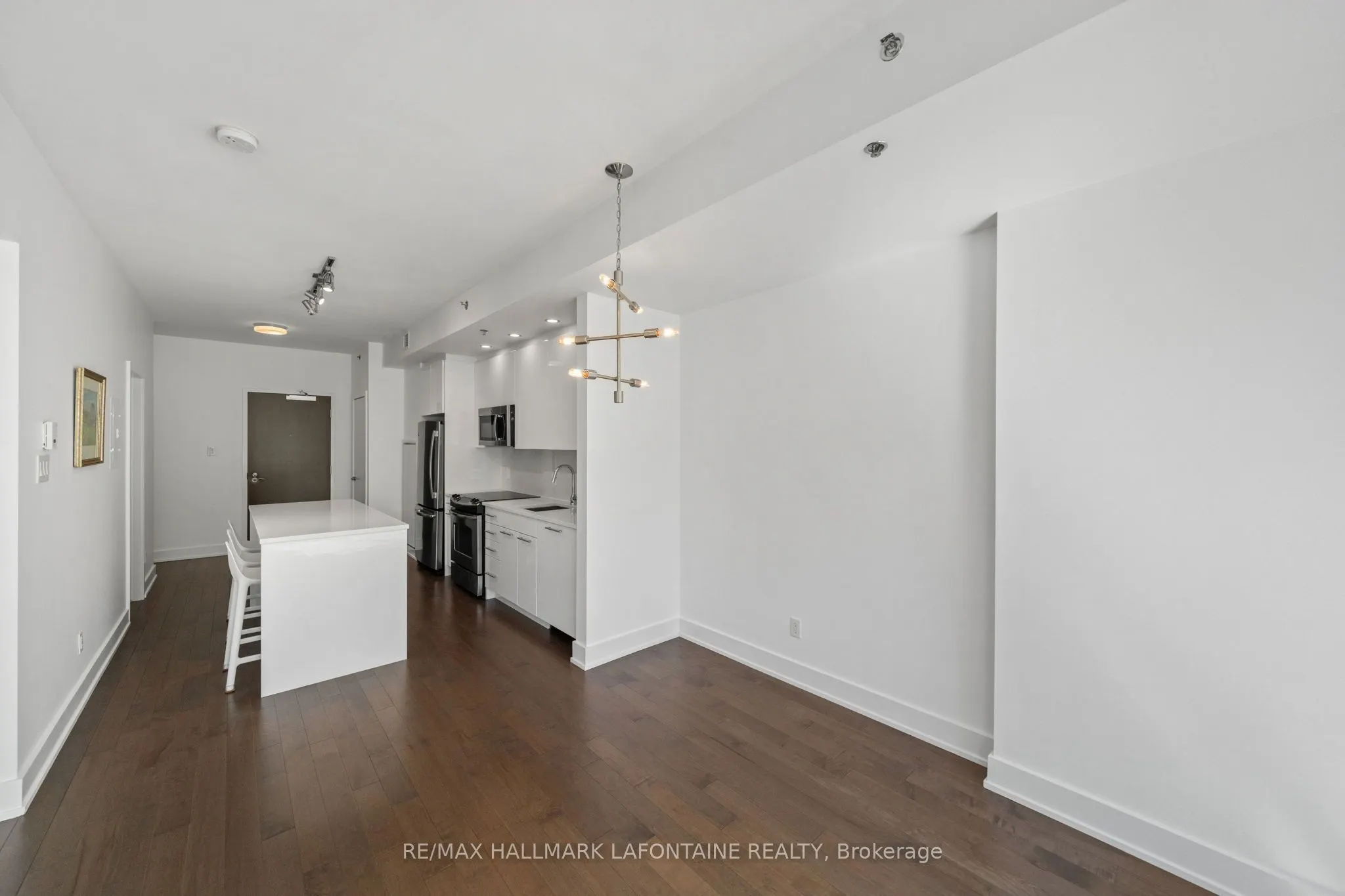 88 Richmond Road #204