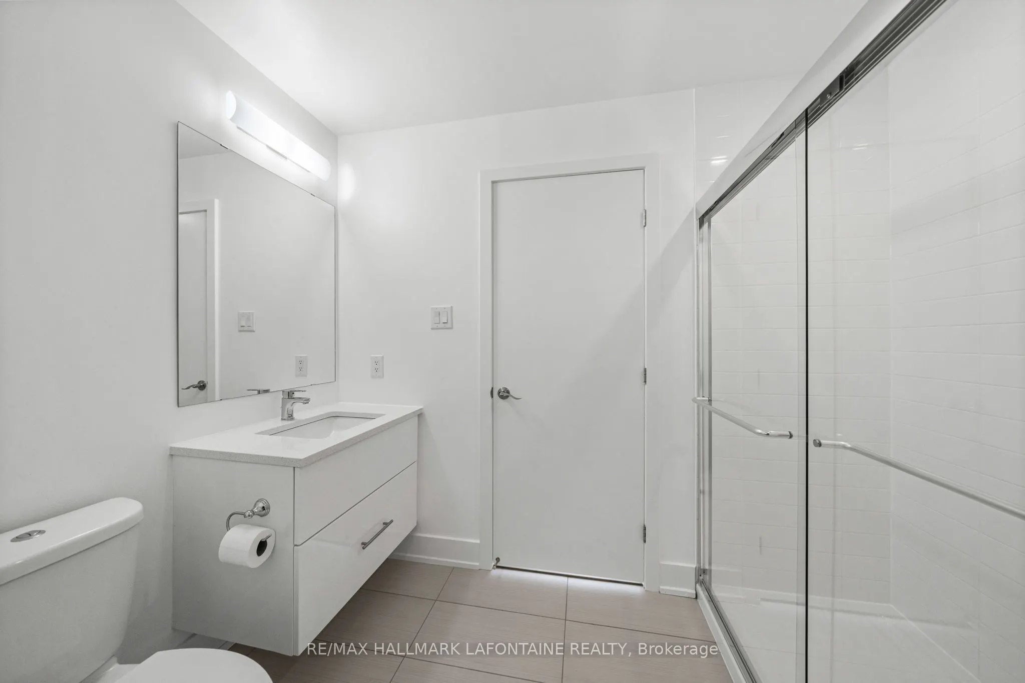 88 Richmond Road #204