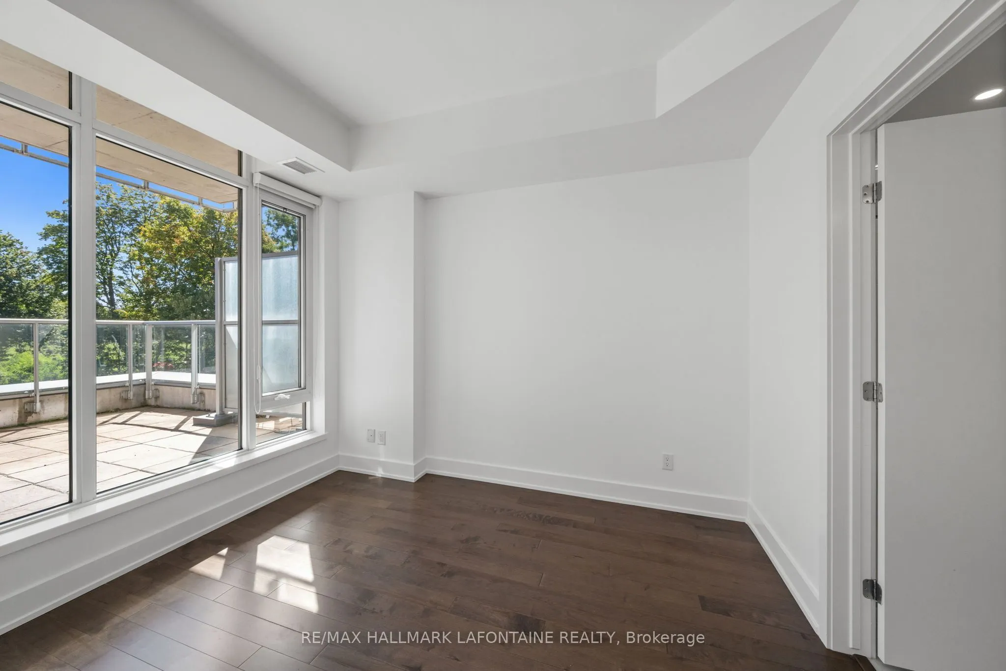 88 Richmond Road #204