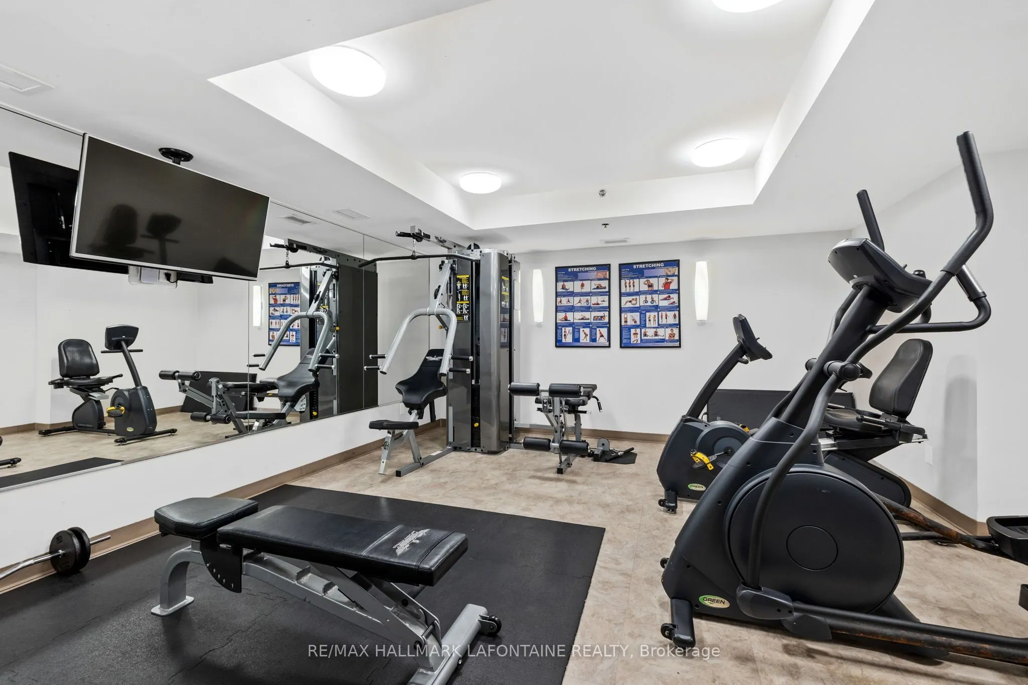 88 Richmond Road #204