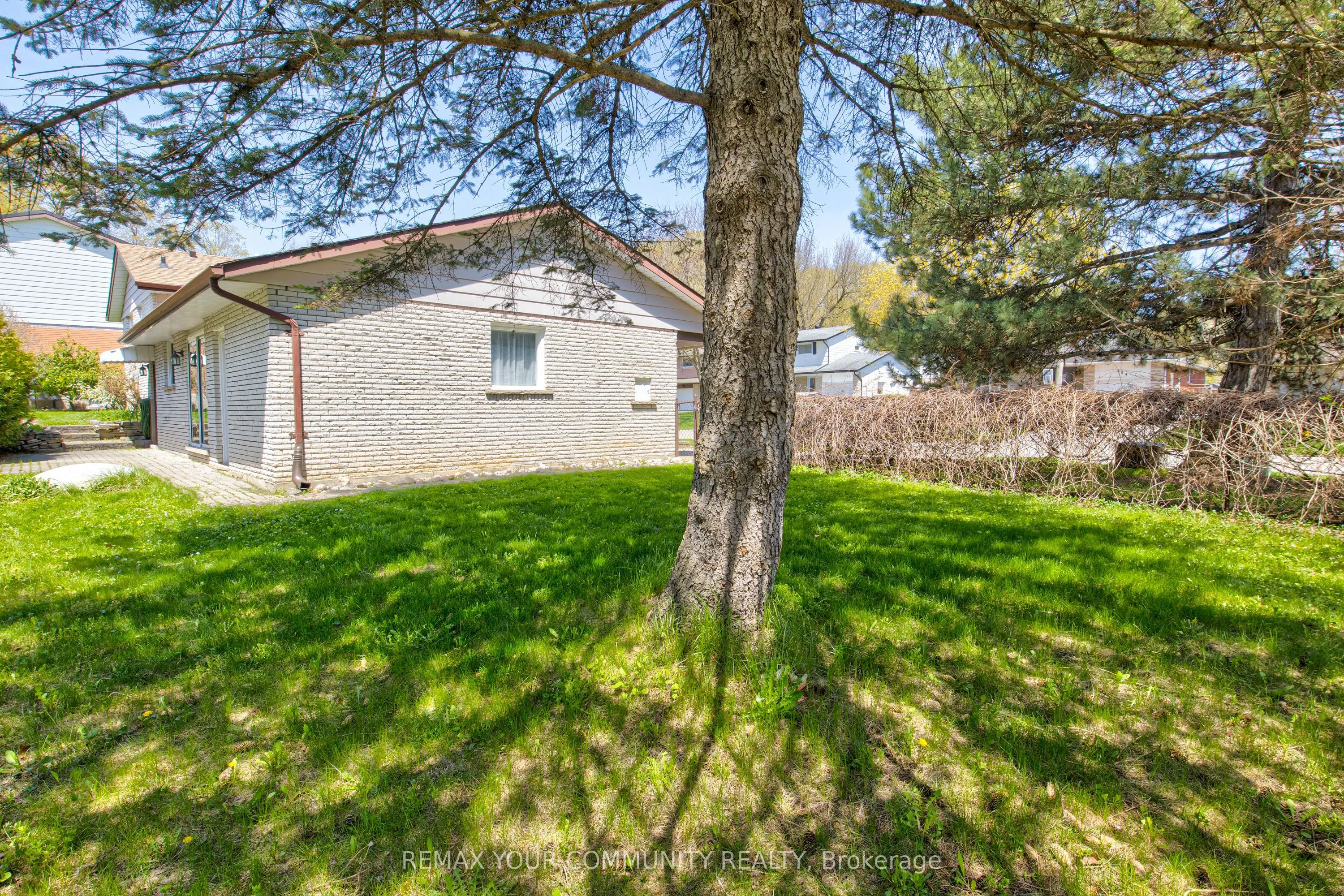 557 Glen Manor Boulevard