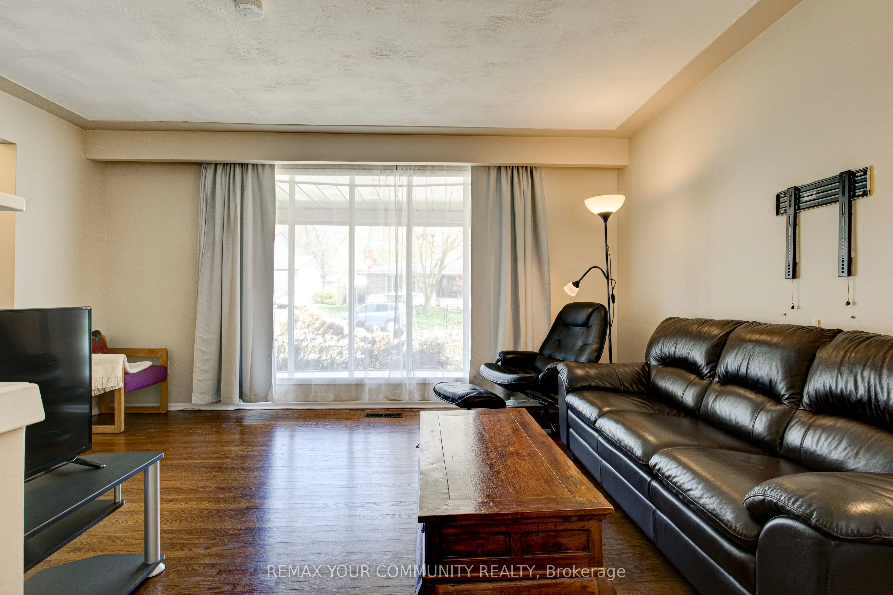 557 Glen Manor Boulevard