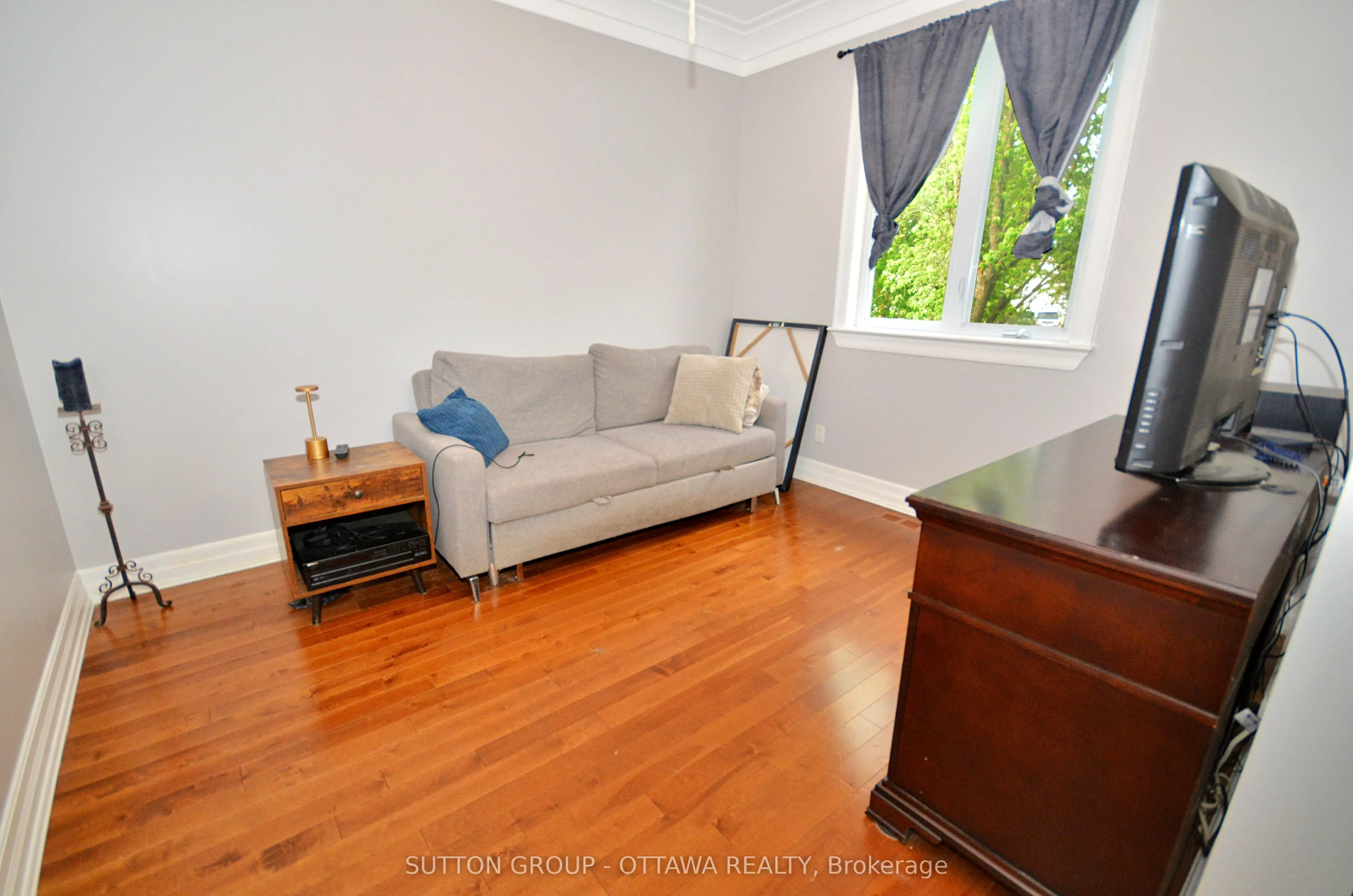 588 Russell Road