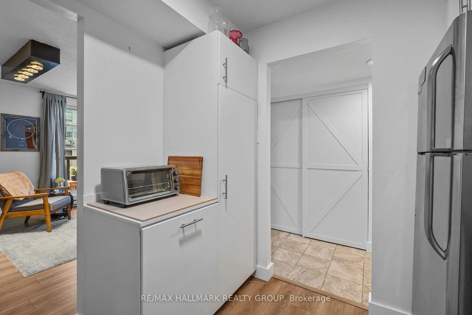 199 Kent Street #604