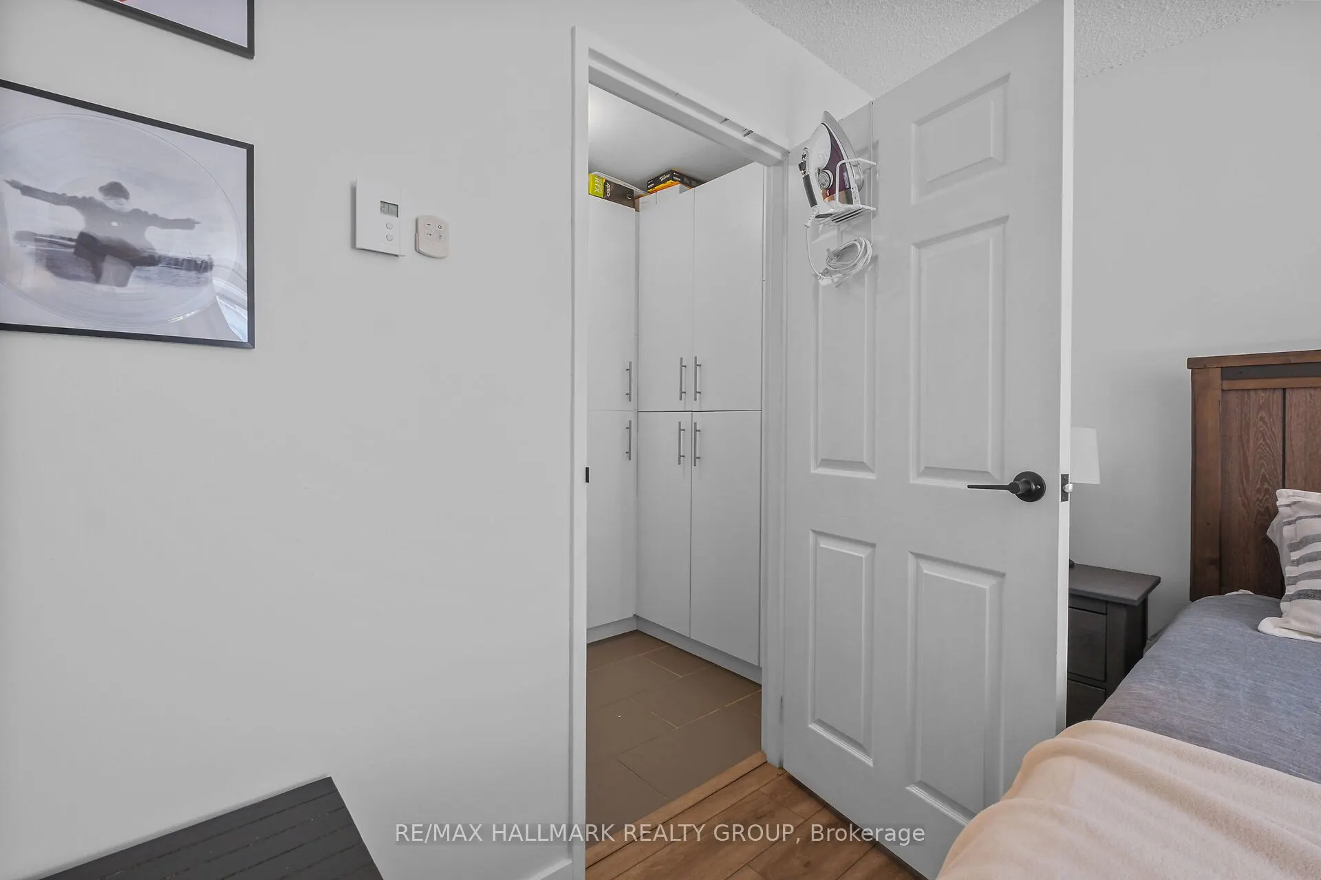 199 Kent Street #604