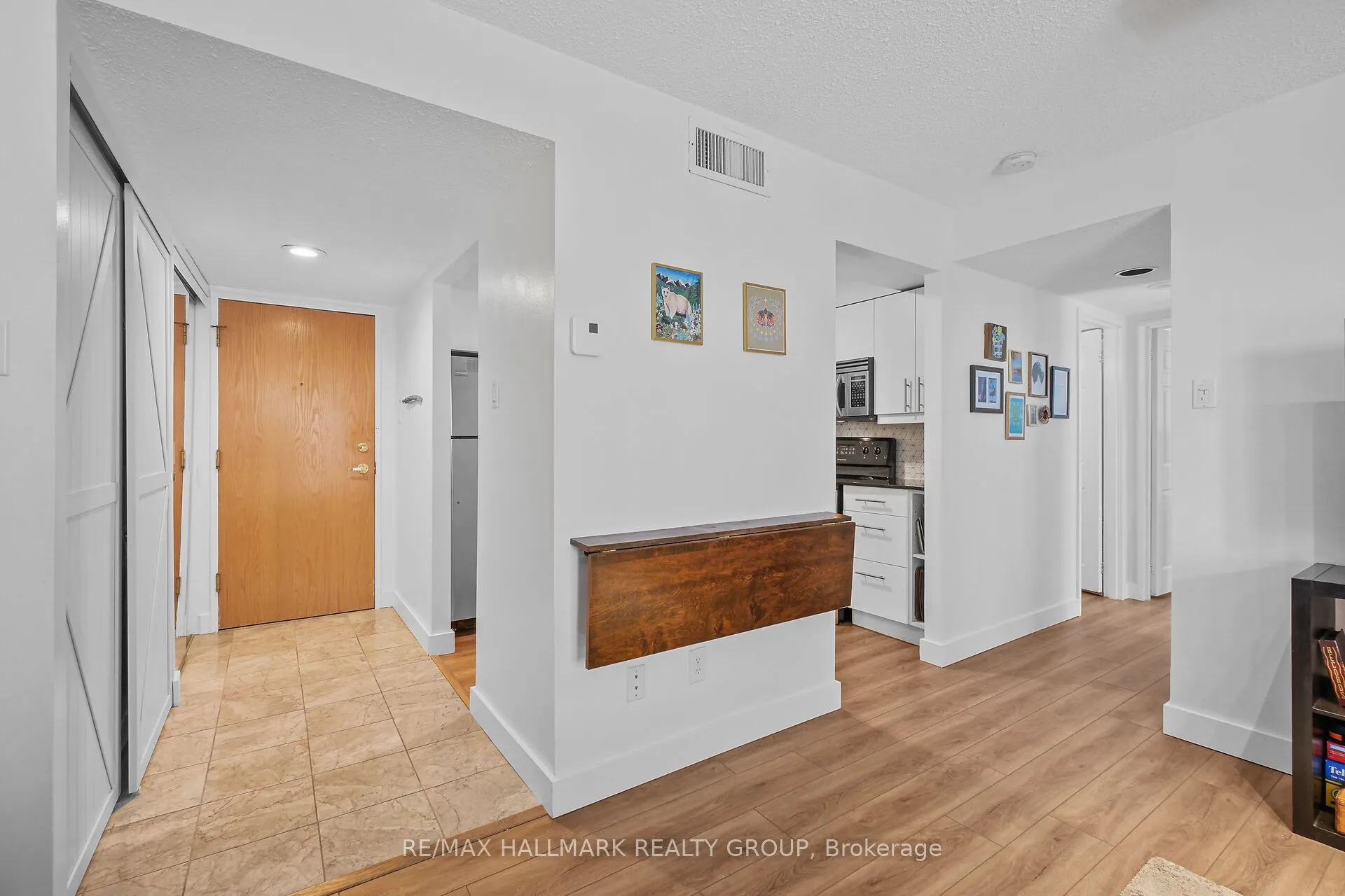 199 Kent Street #604