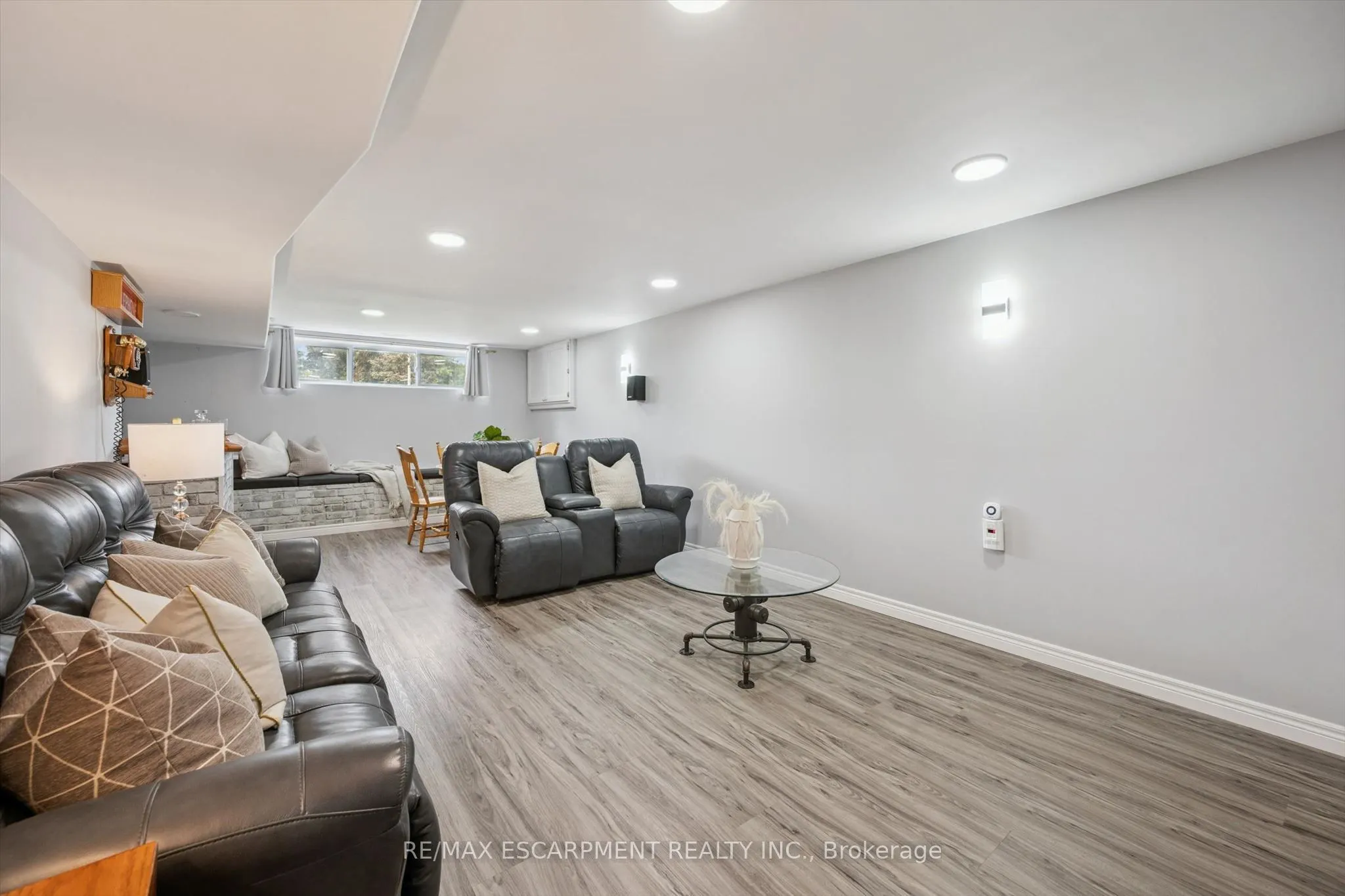 136 Woodlawn Avenue