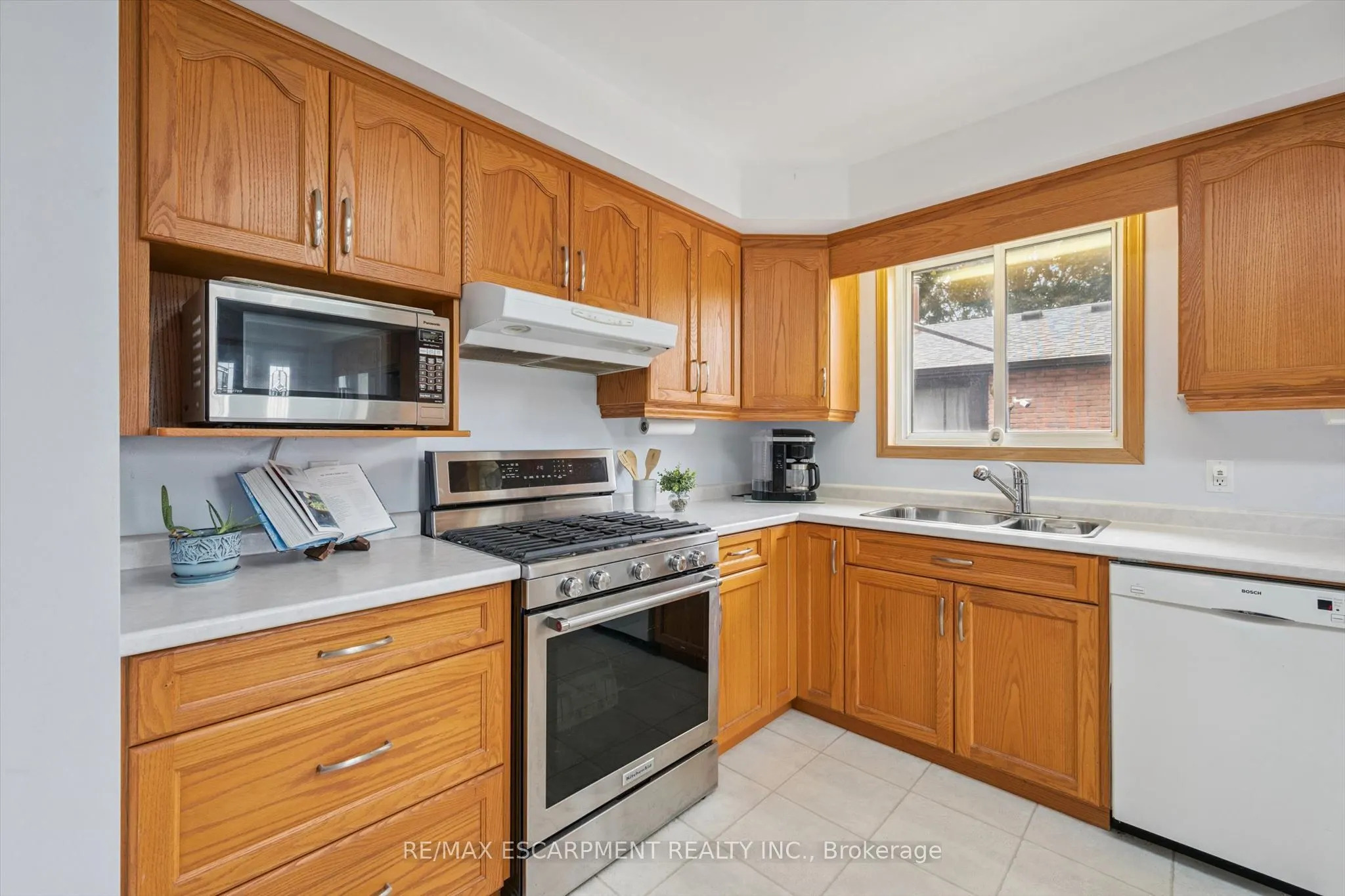 136 Woodlawn Avenue