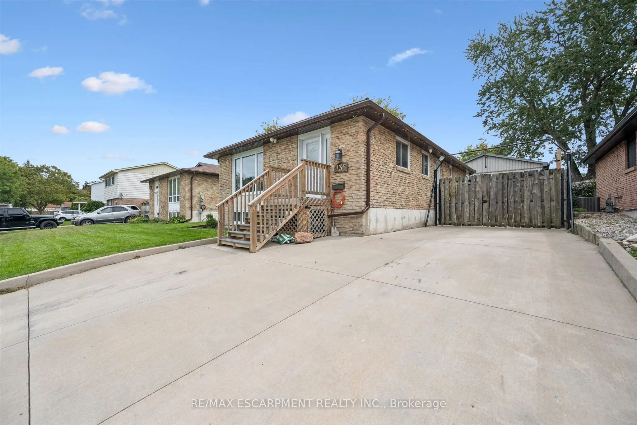 136 Woodlawn Avenue