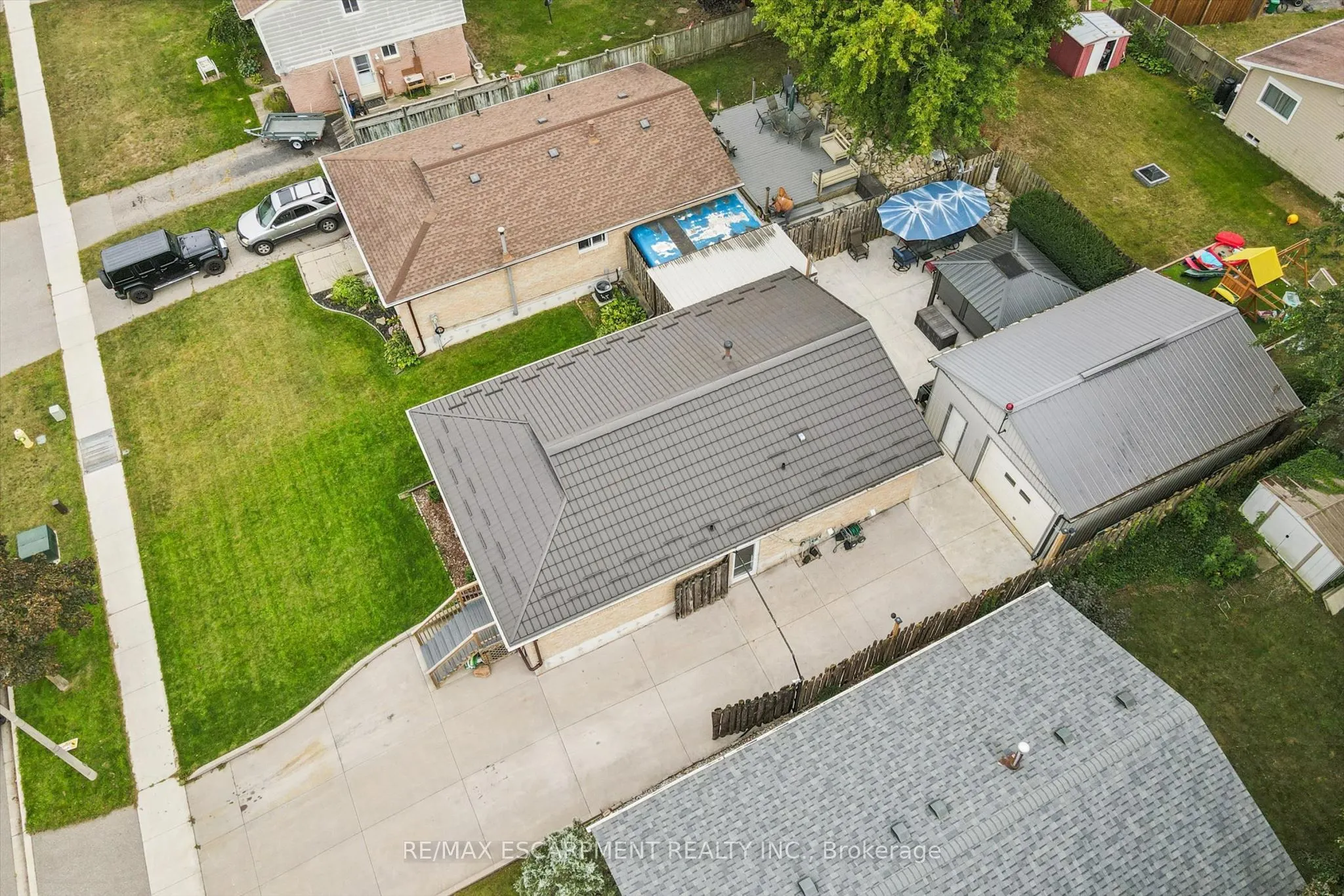 136 Woodlawn Avenue