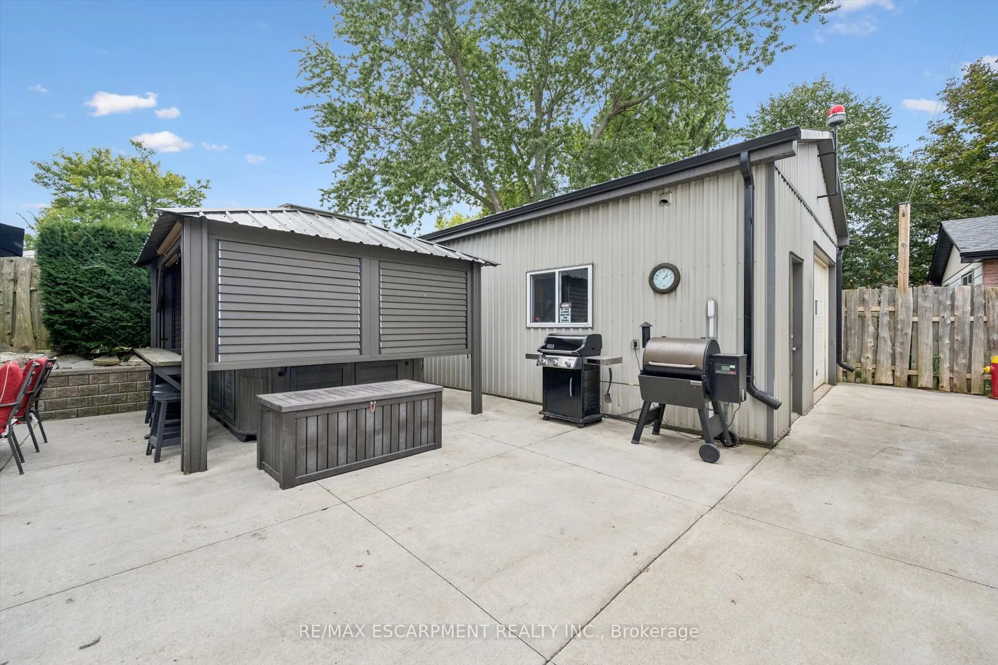 136 Woodlawn Avenue