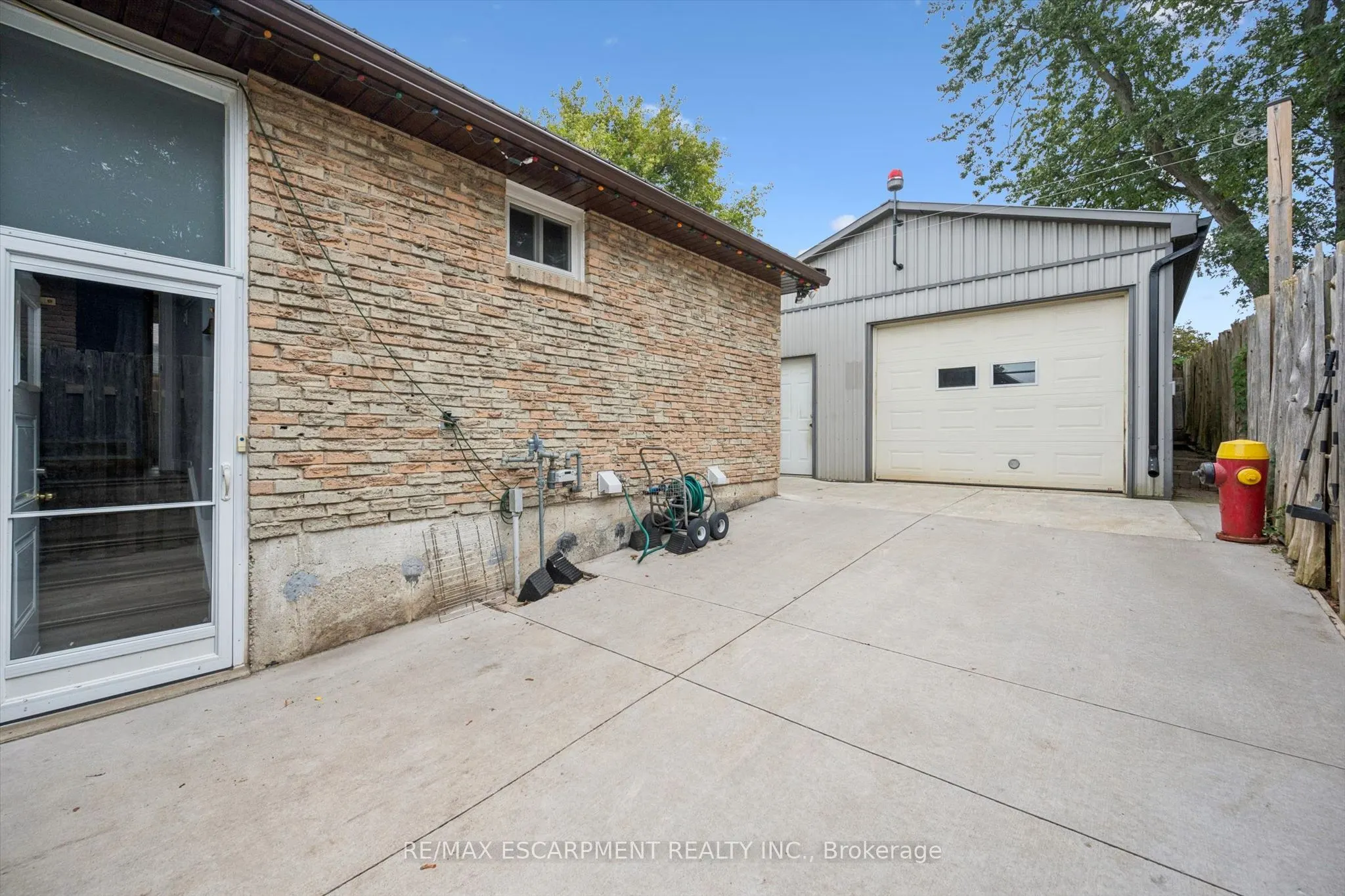 136 Woodlawn Avenue