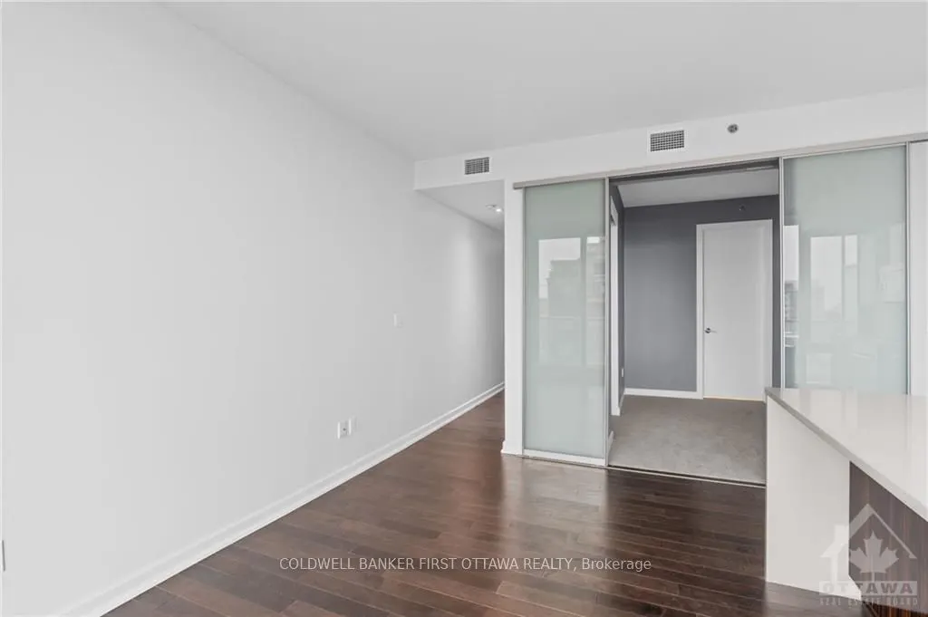300 LISGAR Street #907