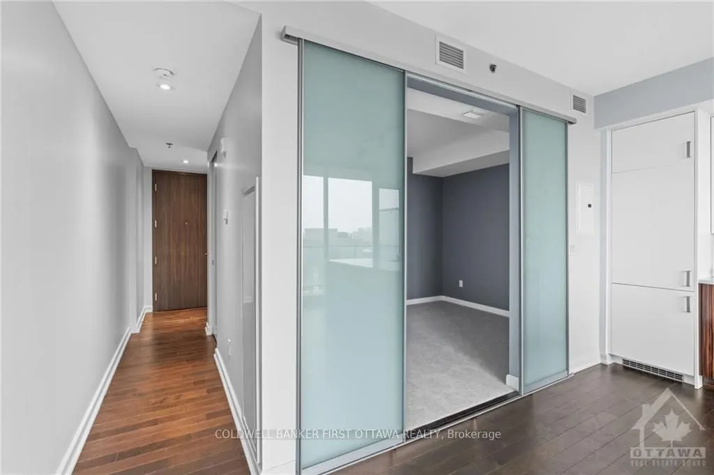 300 LISGAR Street #907