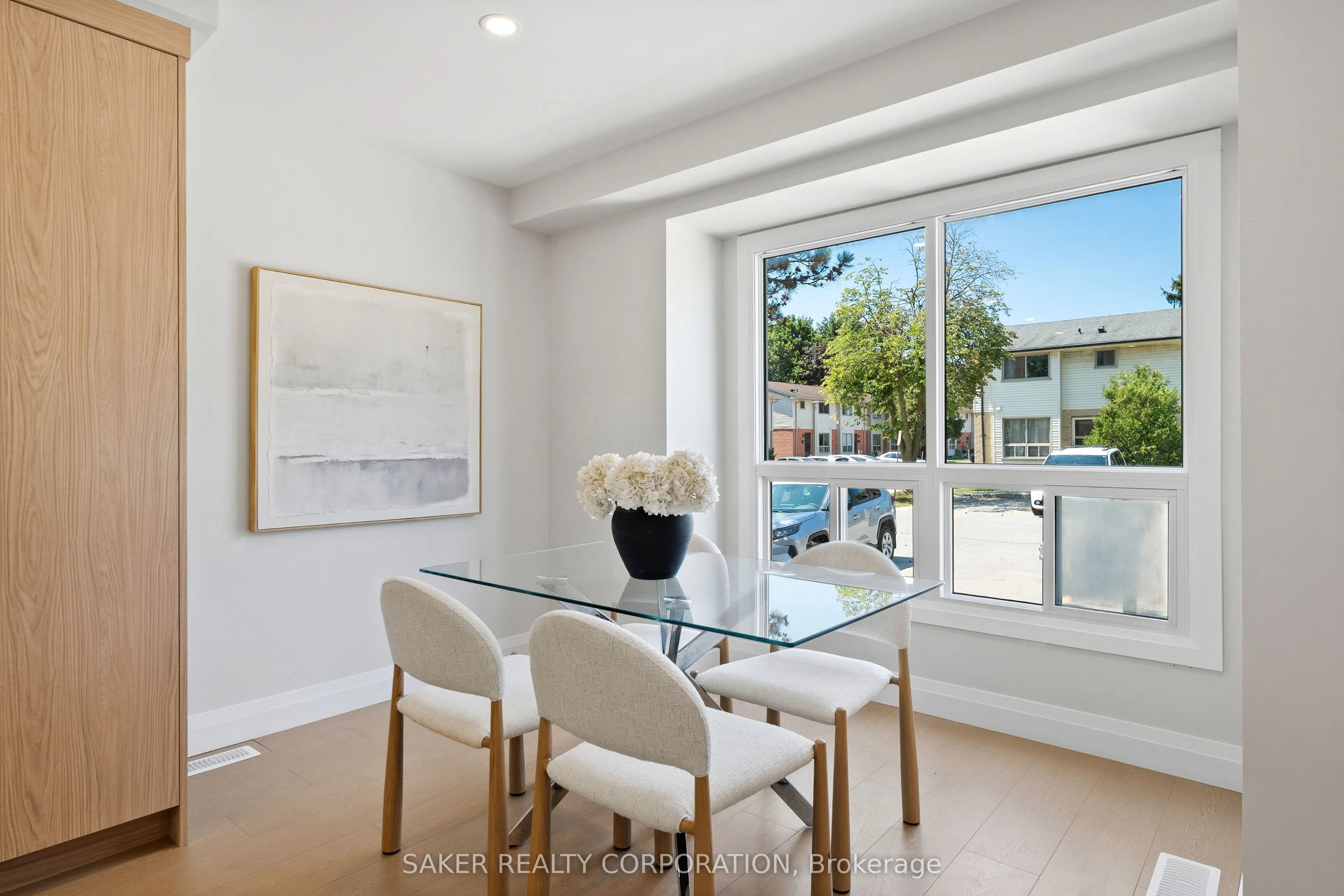 355 Sandringham Crescent #33