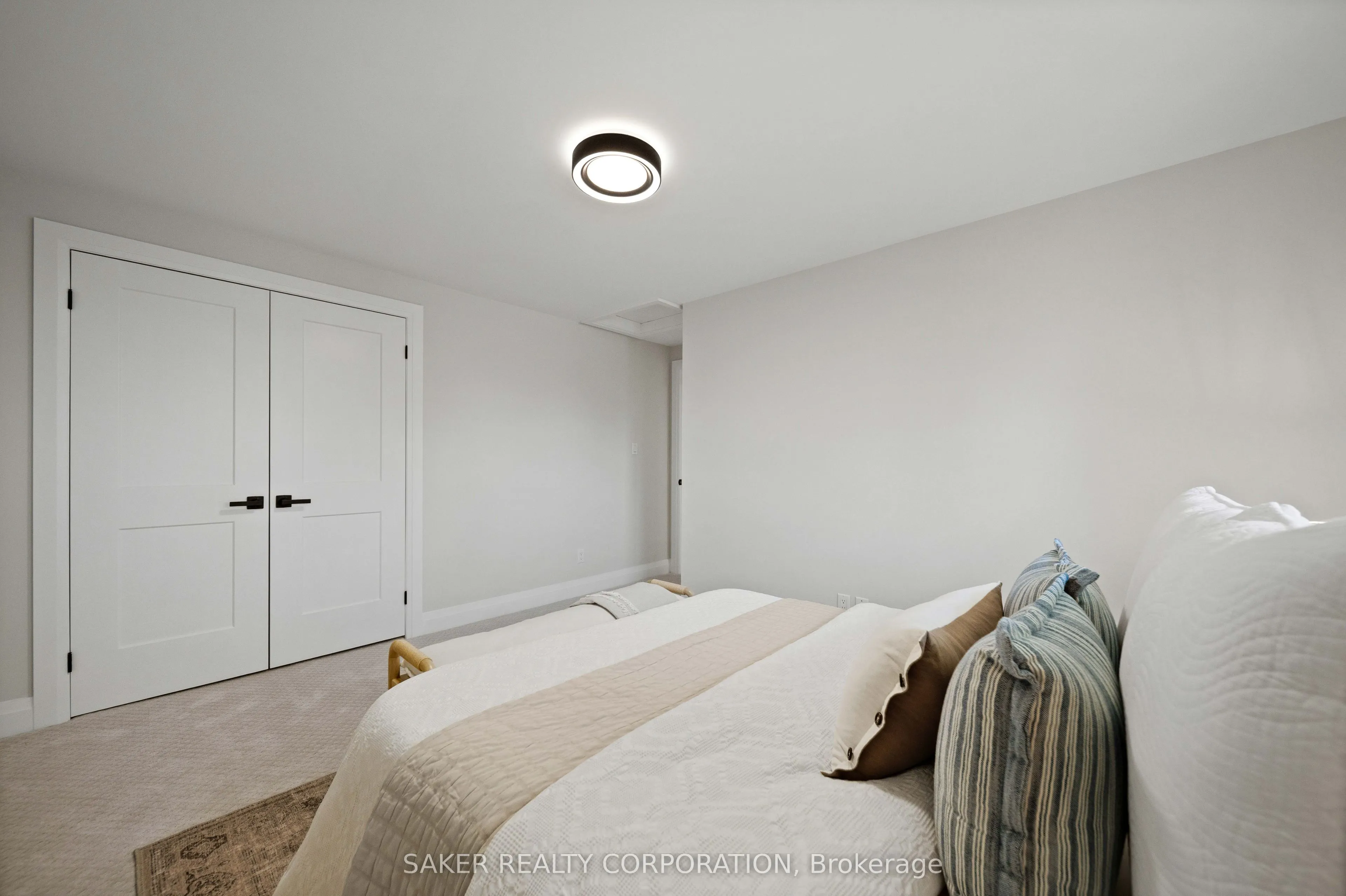 355 Sandringham Crescent #33