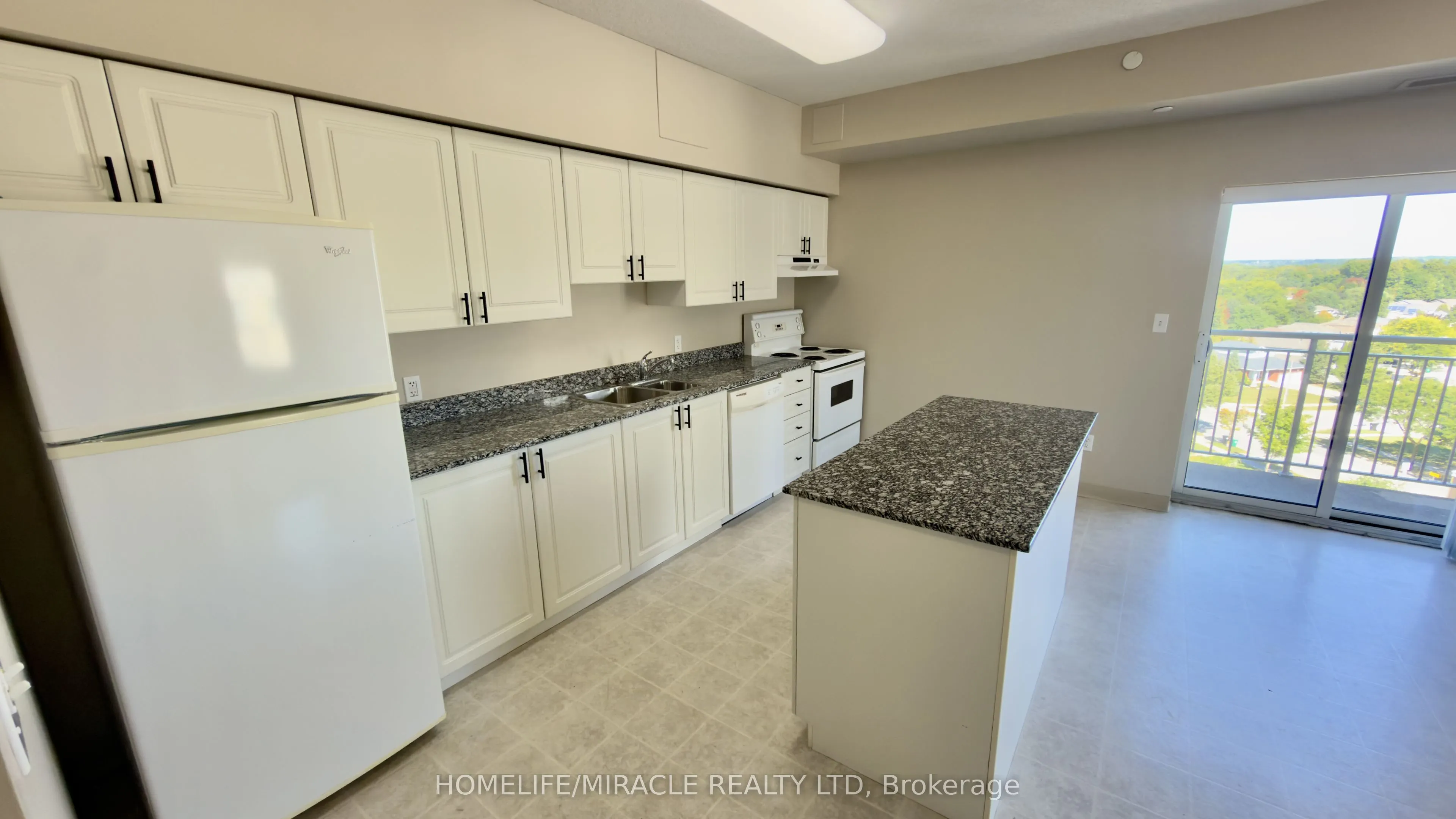 239 Auburn Drive #818