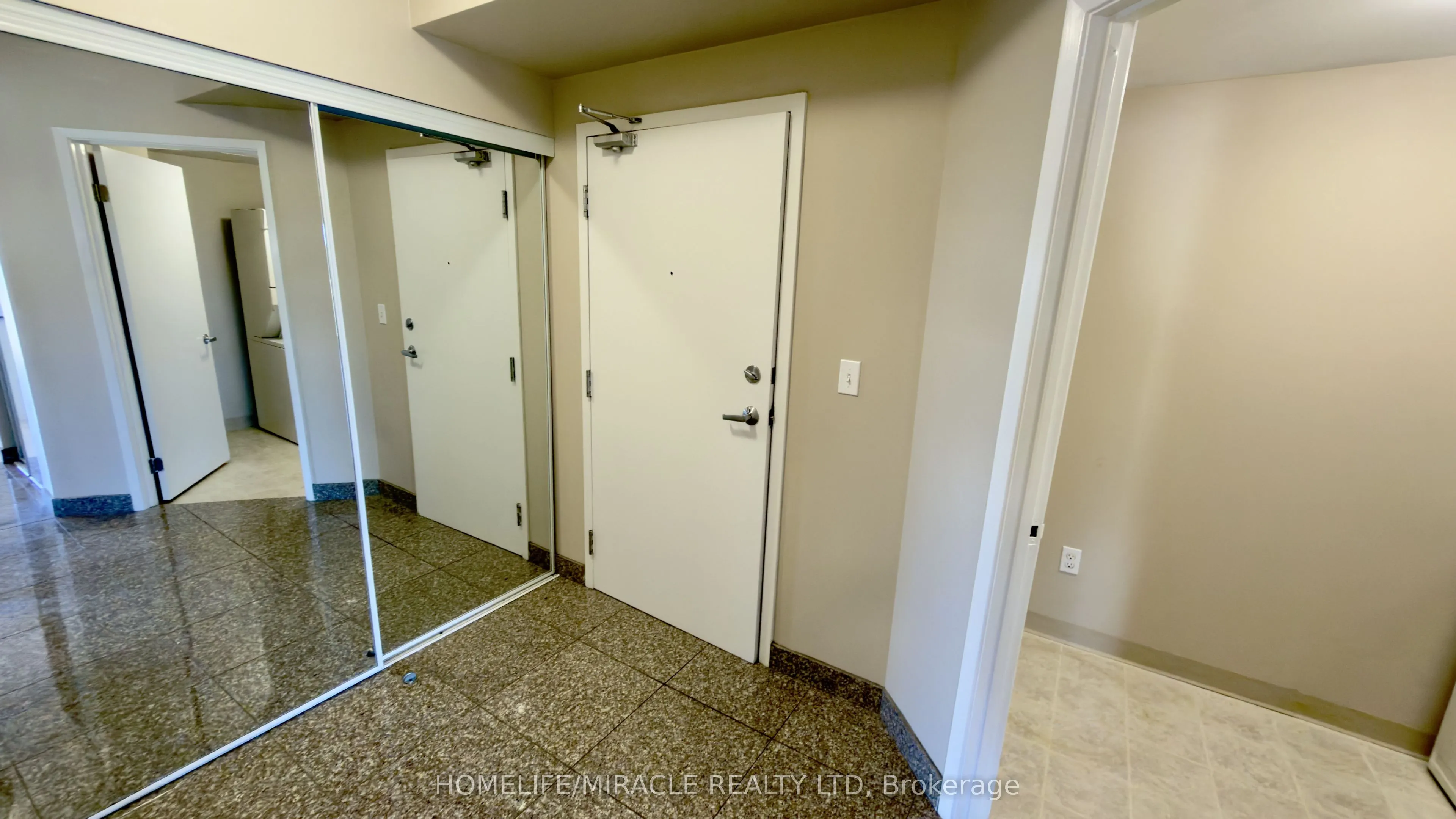 239 Auburn Drive #818