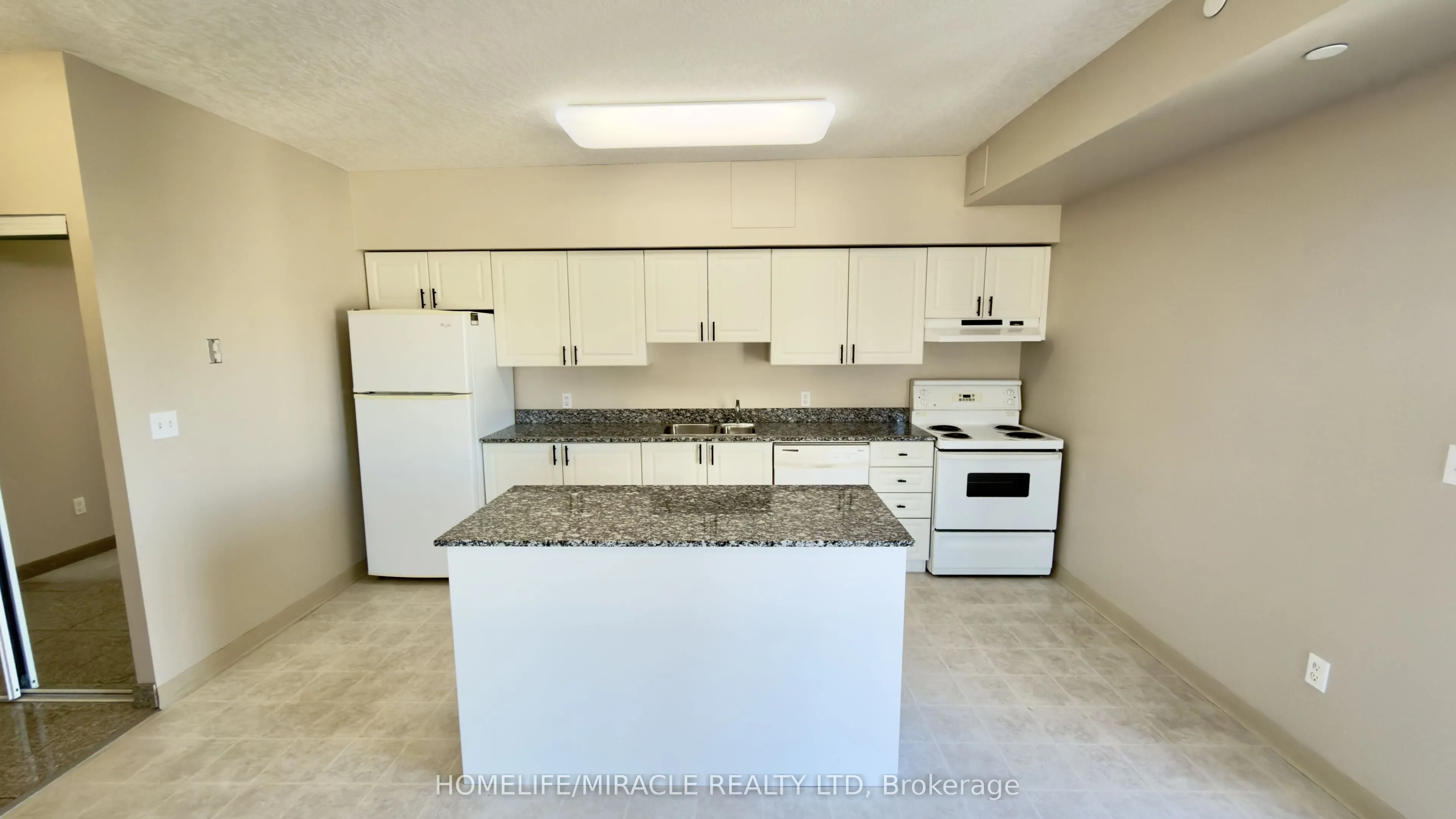 239 Auburn Drive #818