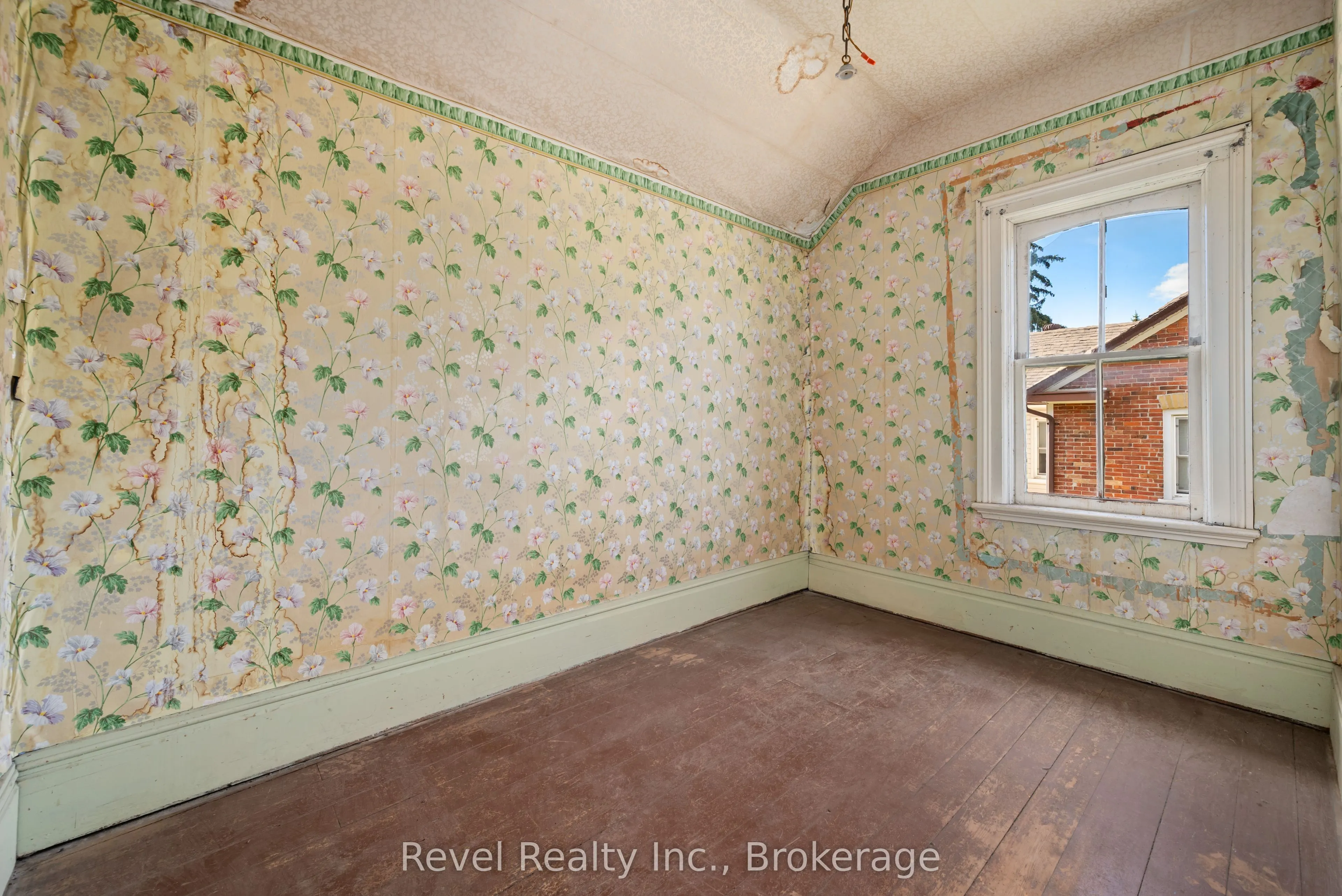 1014 Portage Road