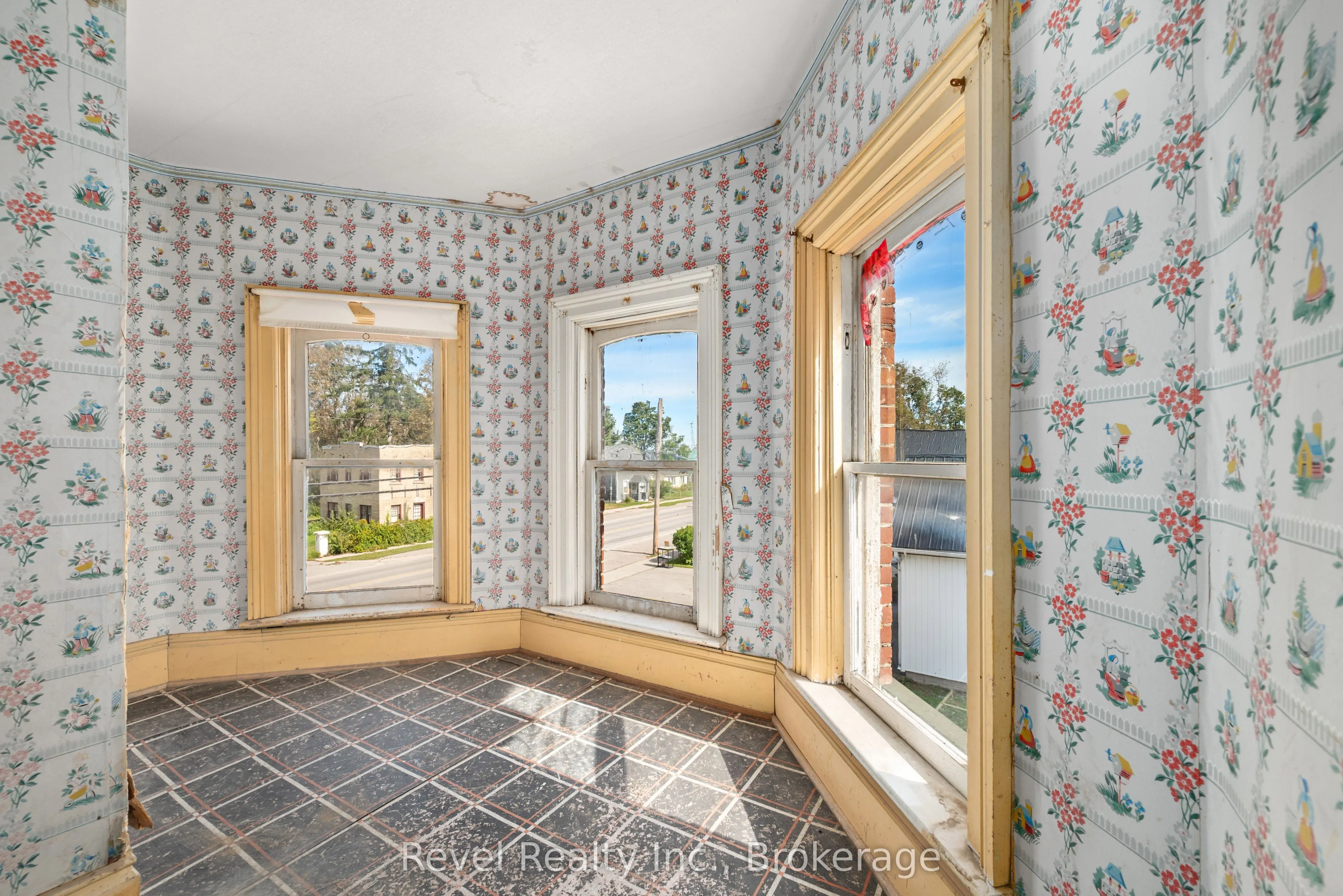 1014 Portage Road