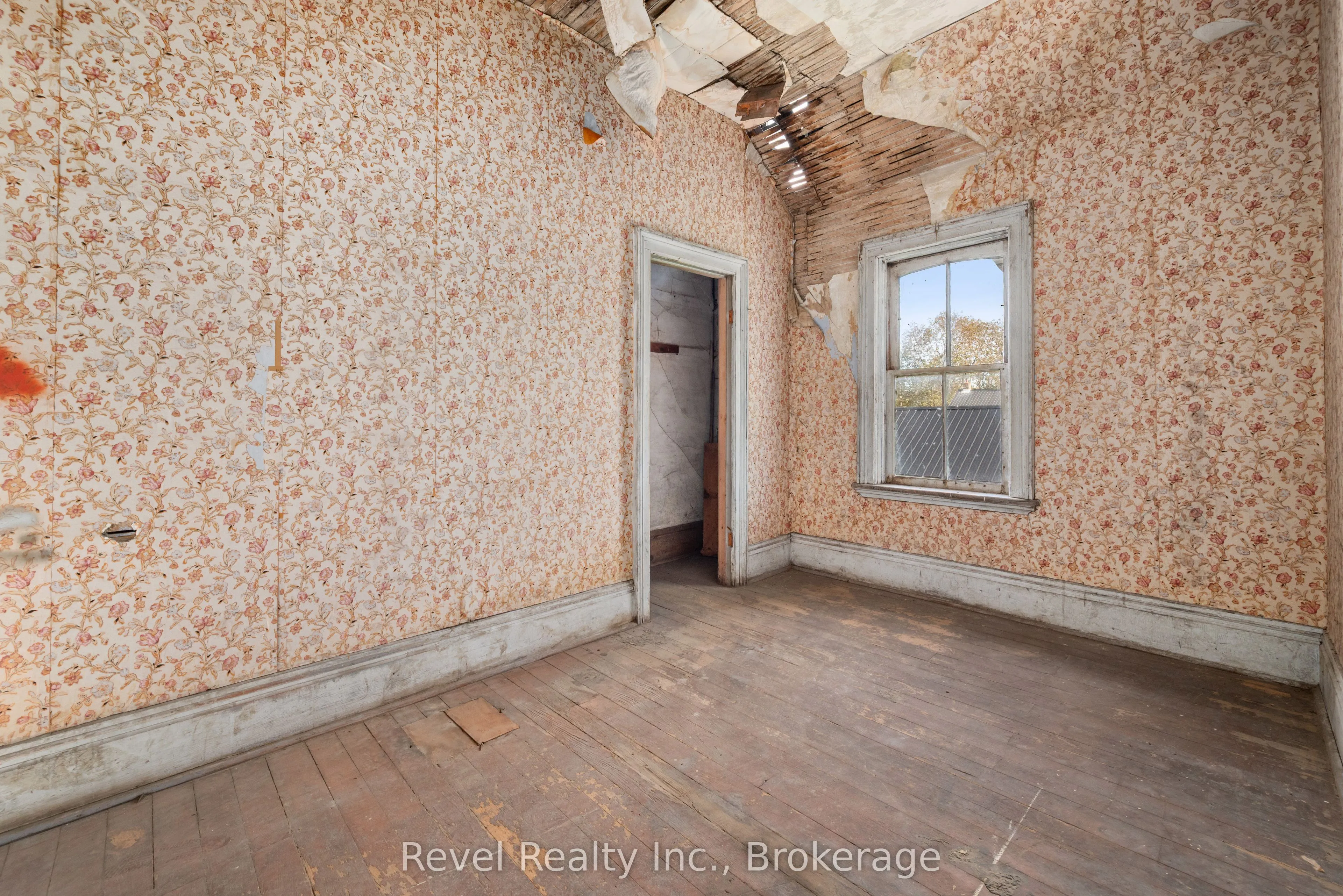 1014 Portage Road