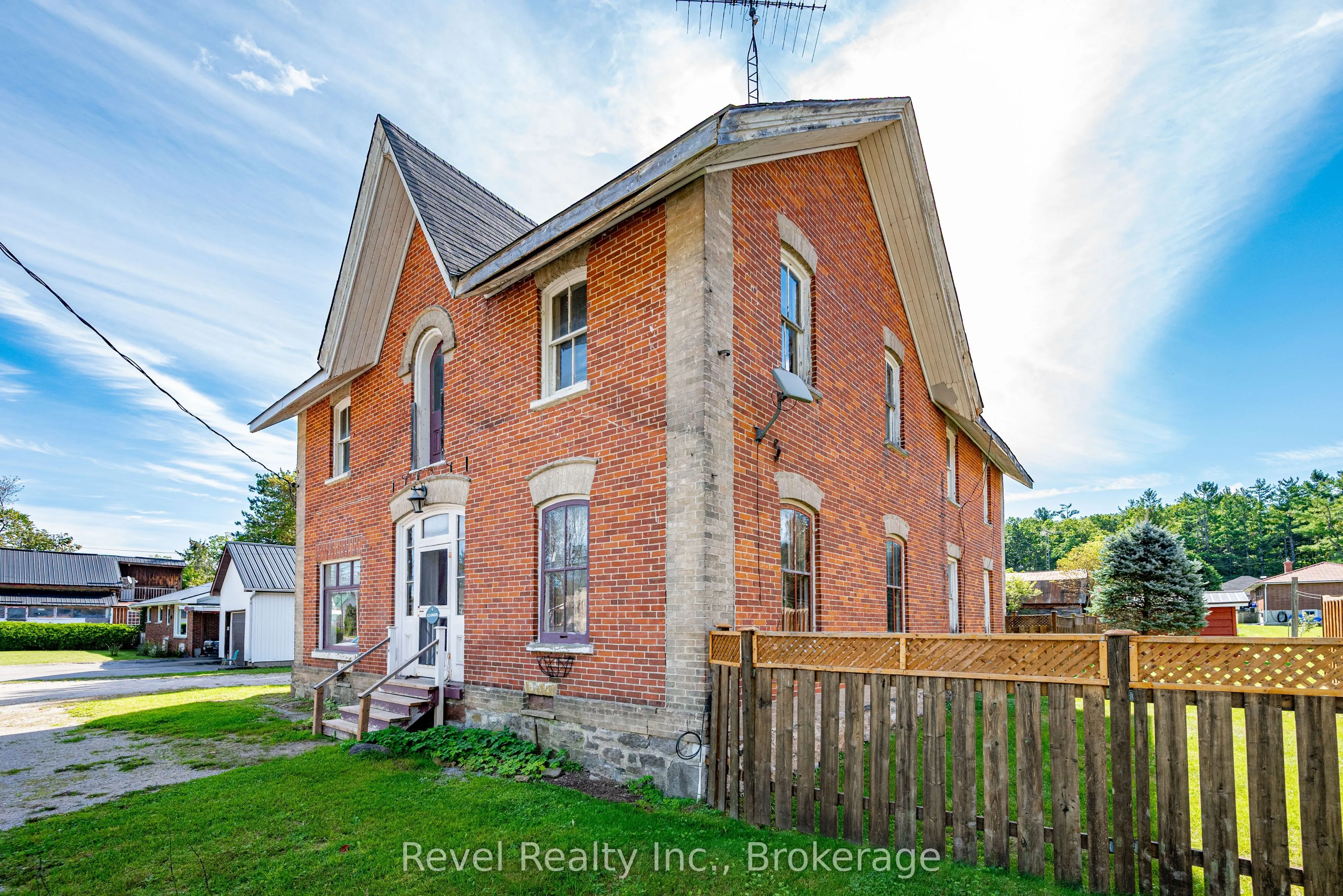 1014 Portage Road