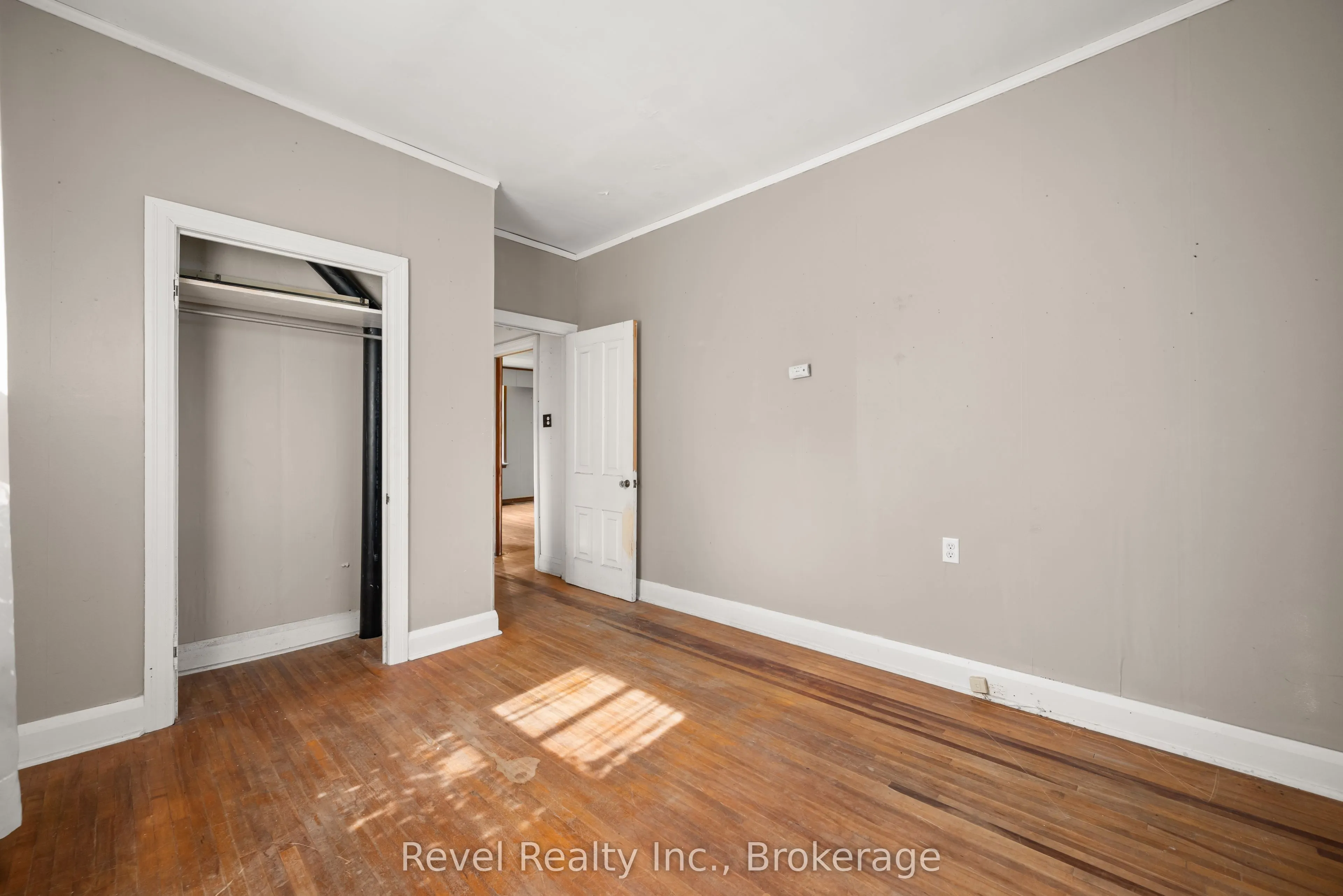 1014 Portage Road