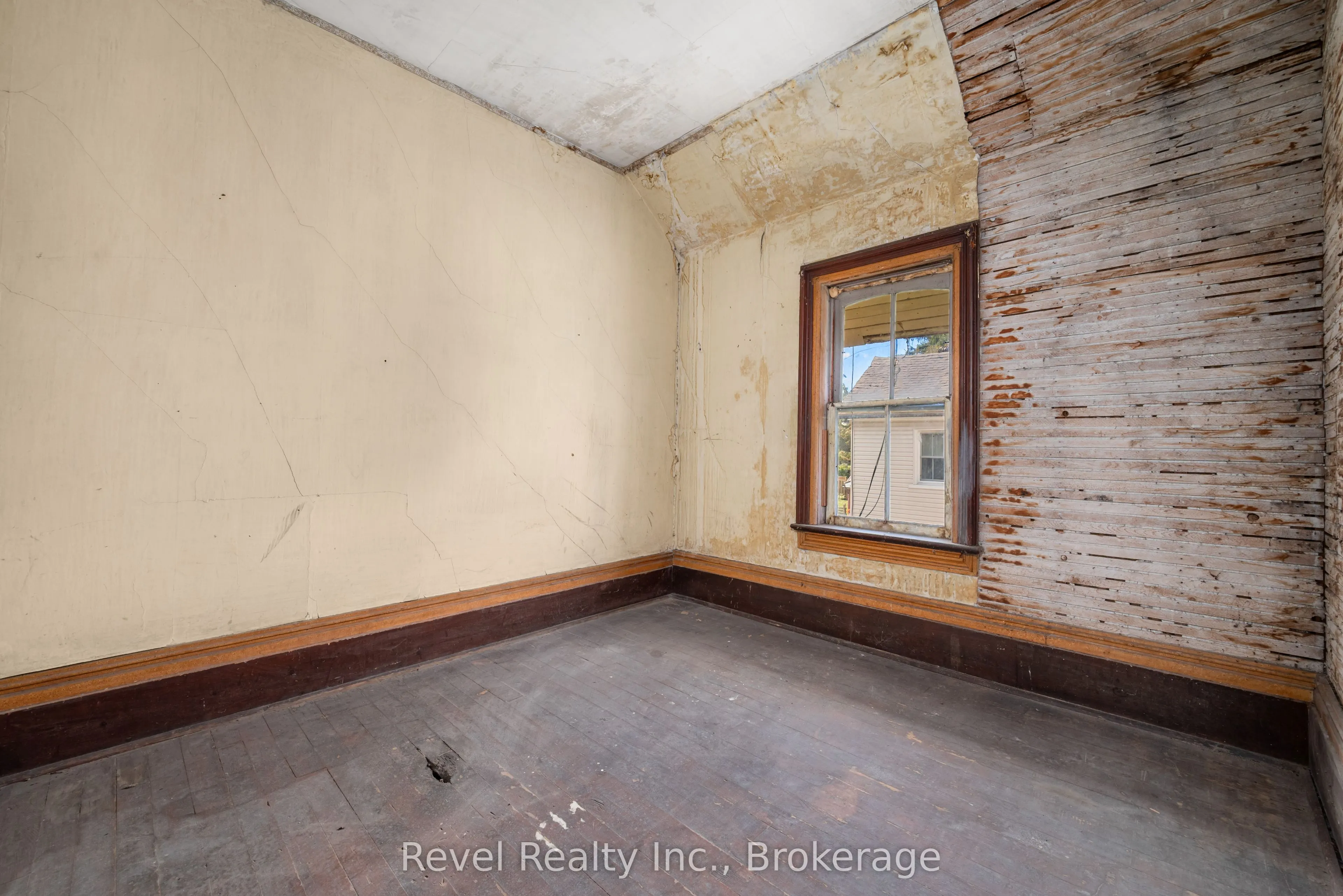 1014 Portage Road