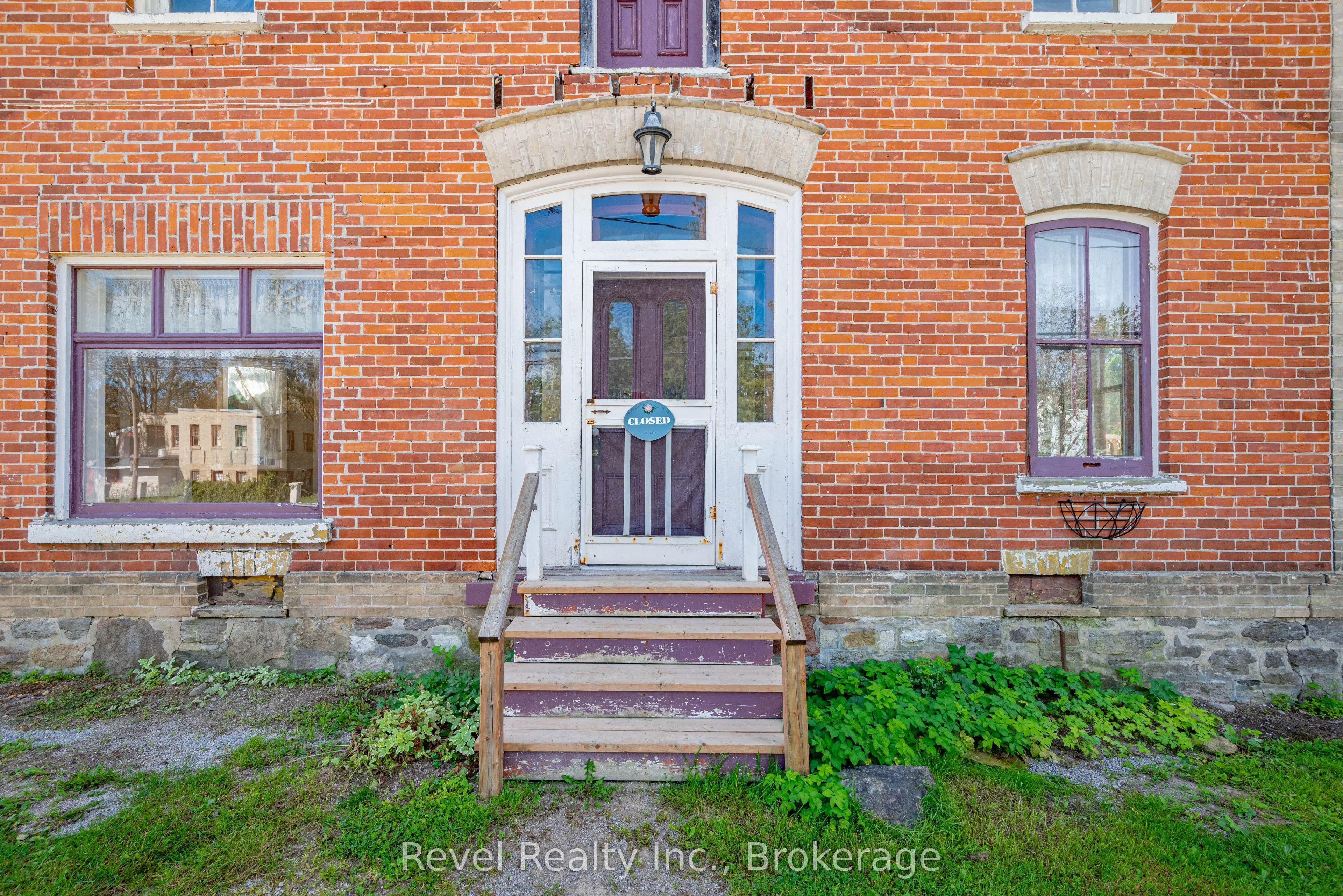 1014 Portage Road