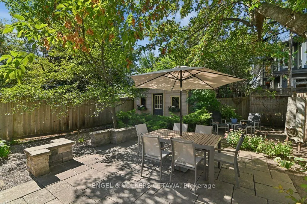 390 Winston Avenue