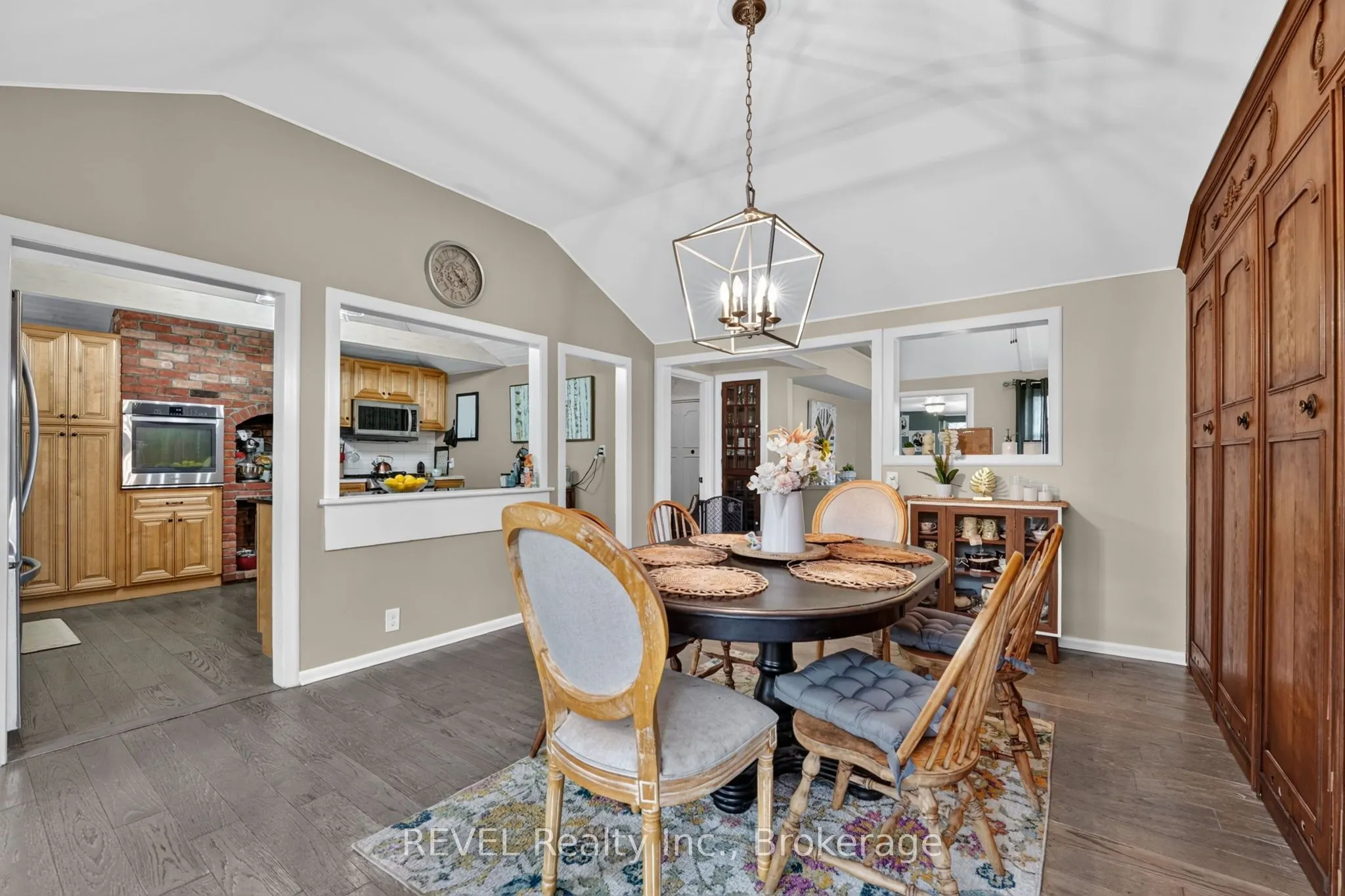 2631 Thompson Road