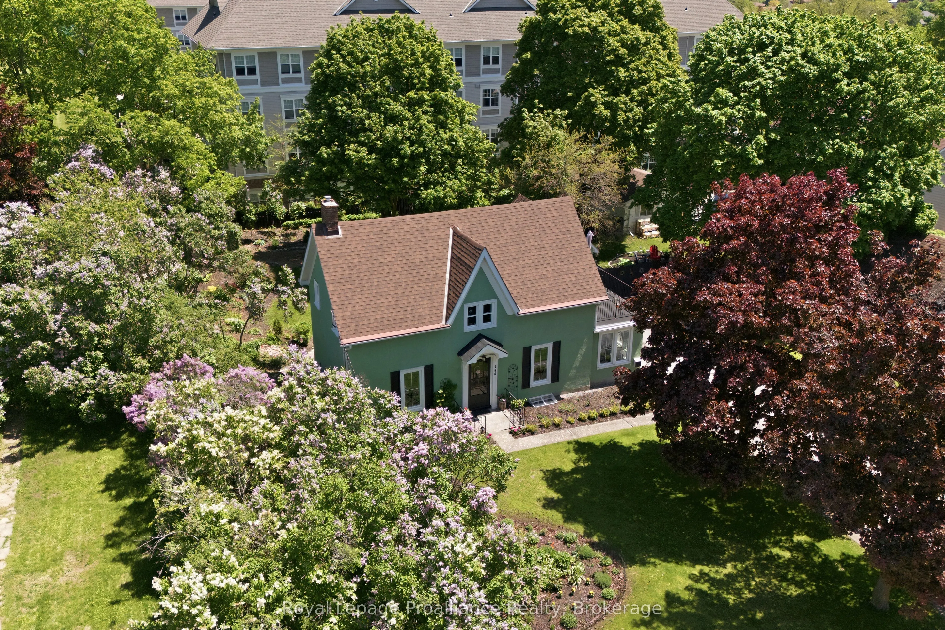 195 Maclellan Avenue