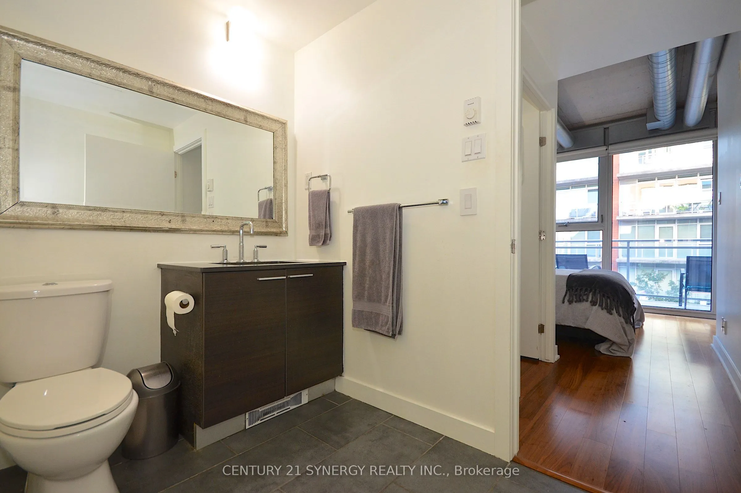 354 Gladstone Avenue #213