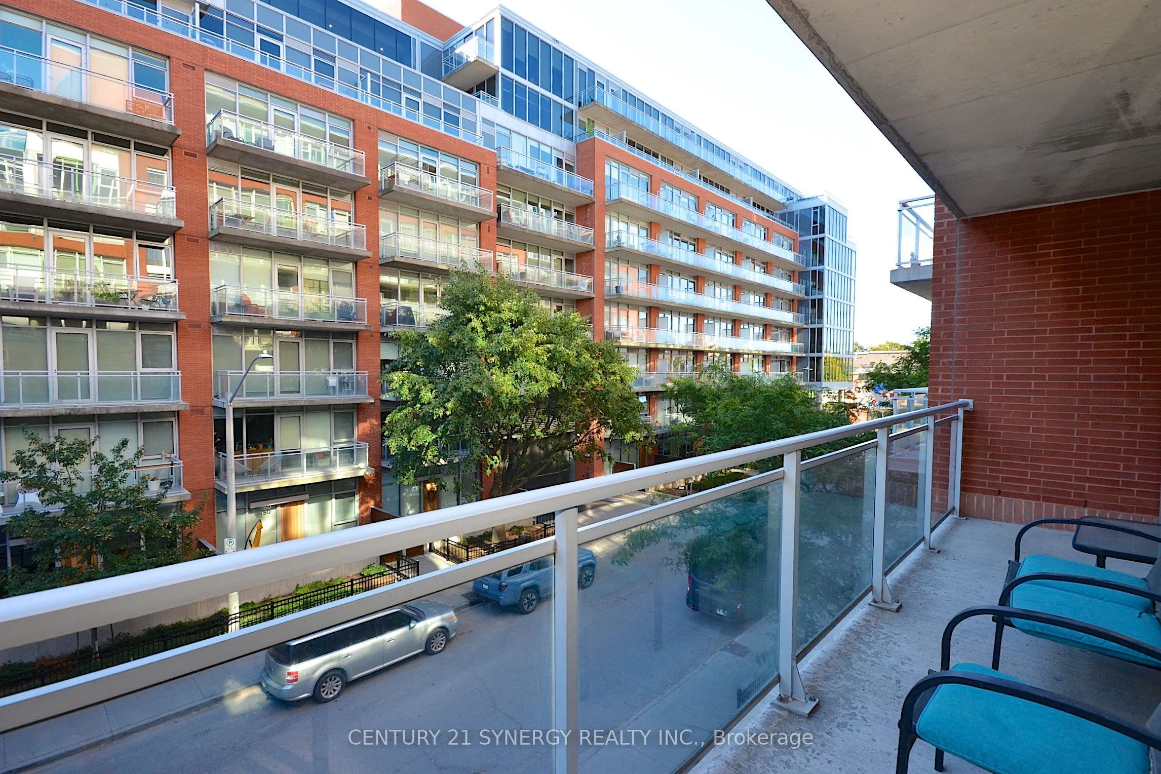 354 Gladstone Avenue #213