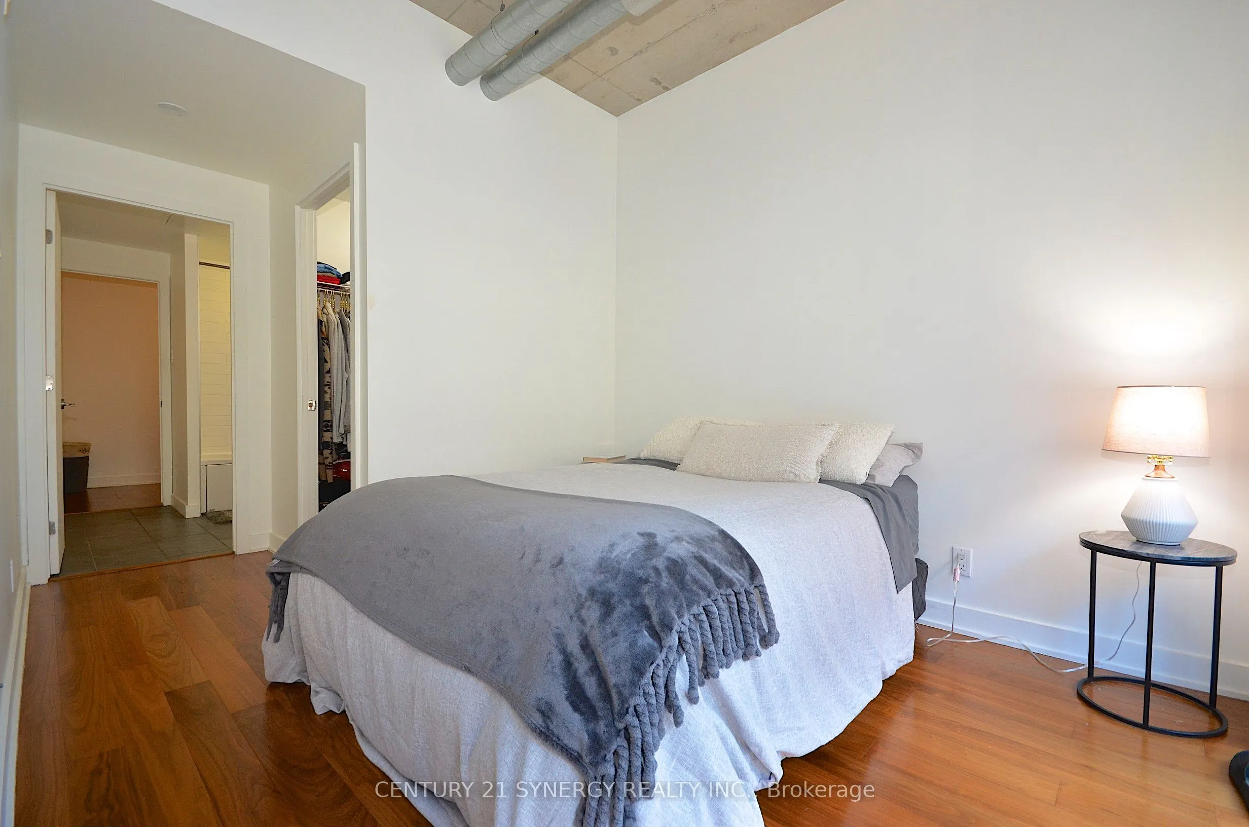 354 Gladstone Avenue #213