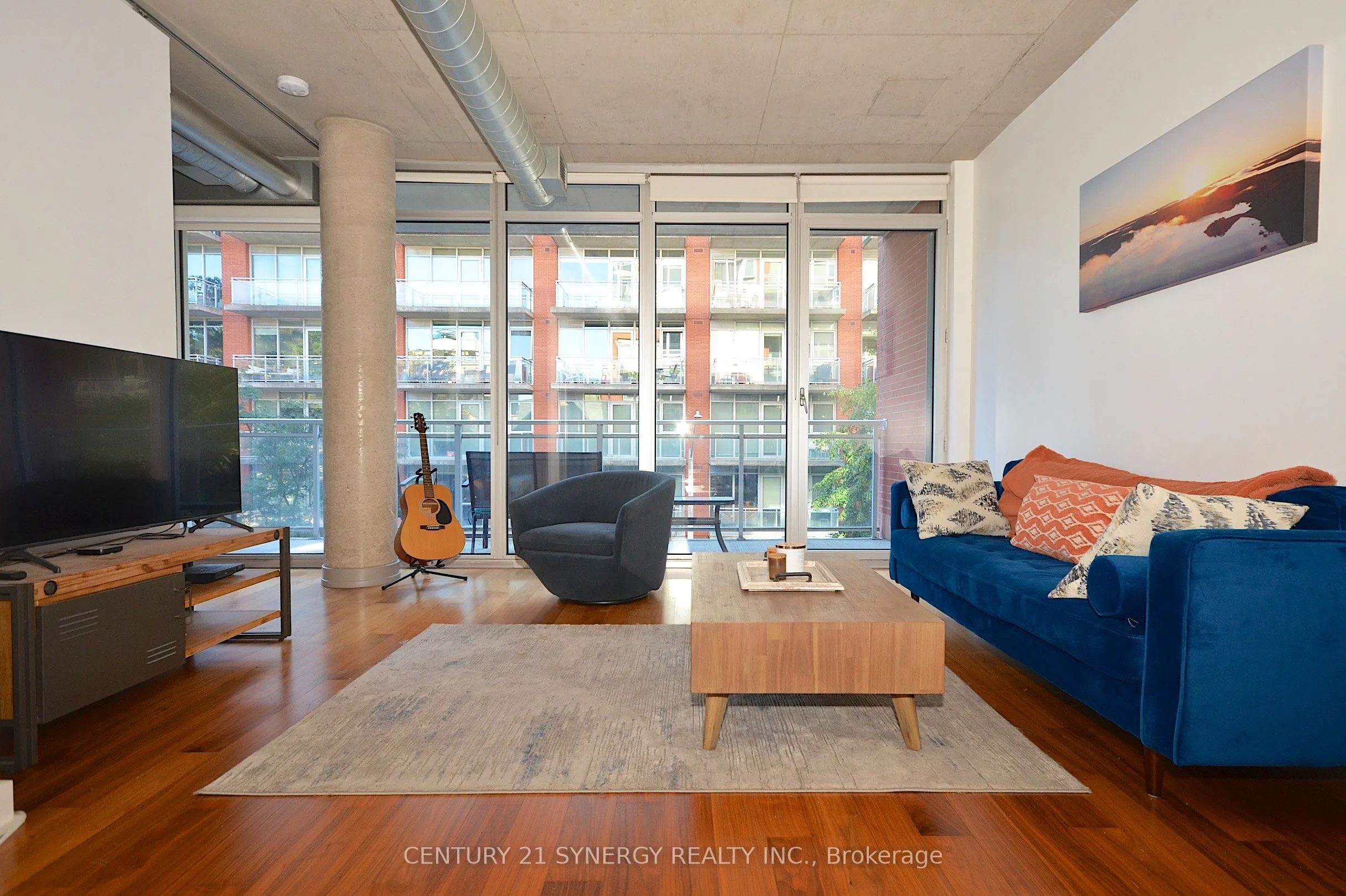 354 Gladstone Avenue #213