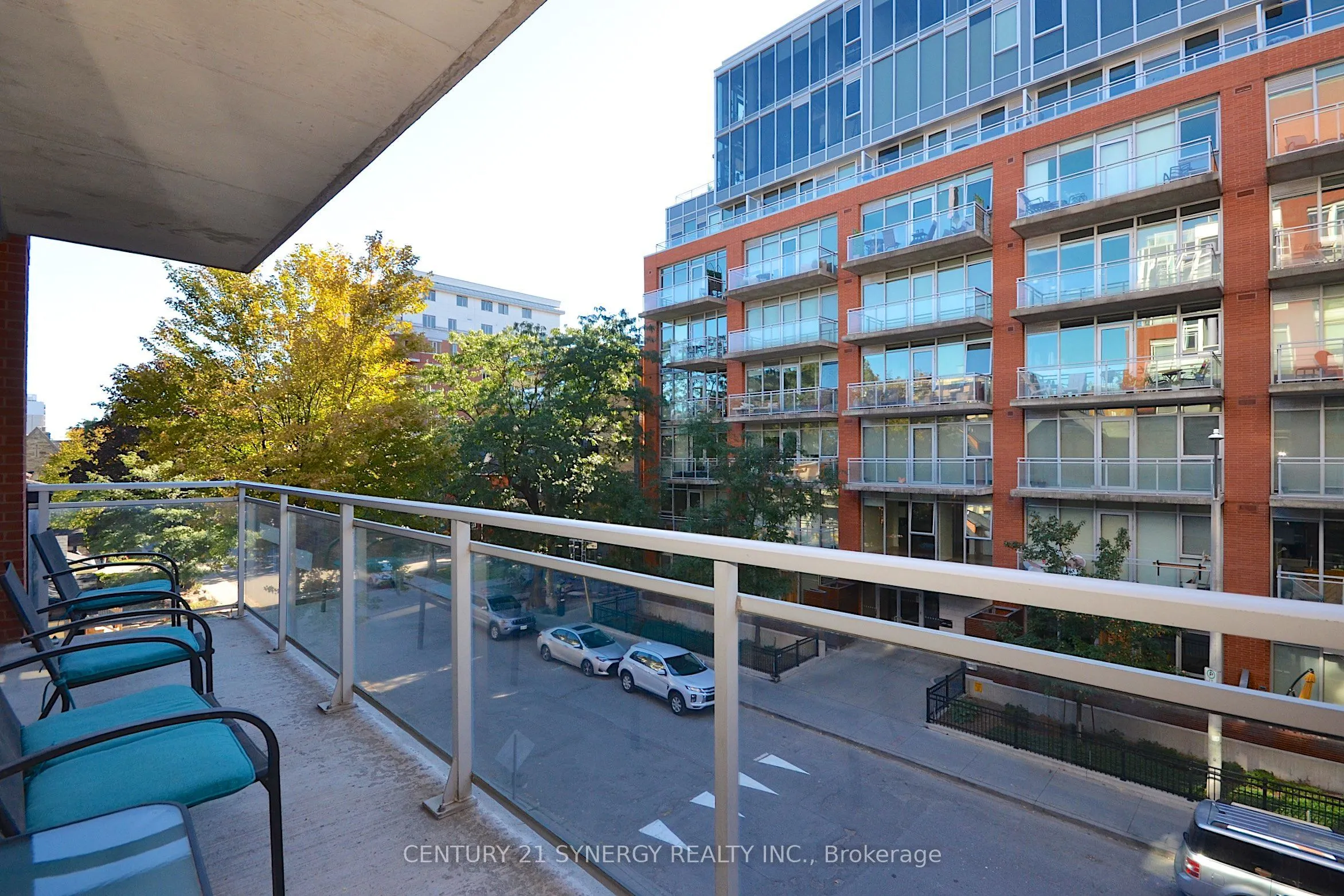 354 Gladstone Avenue #213