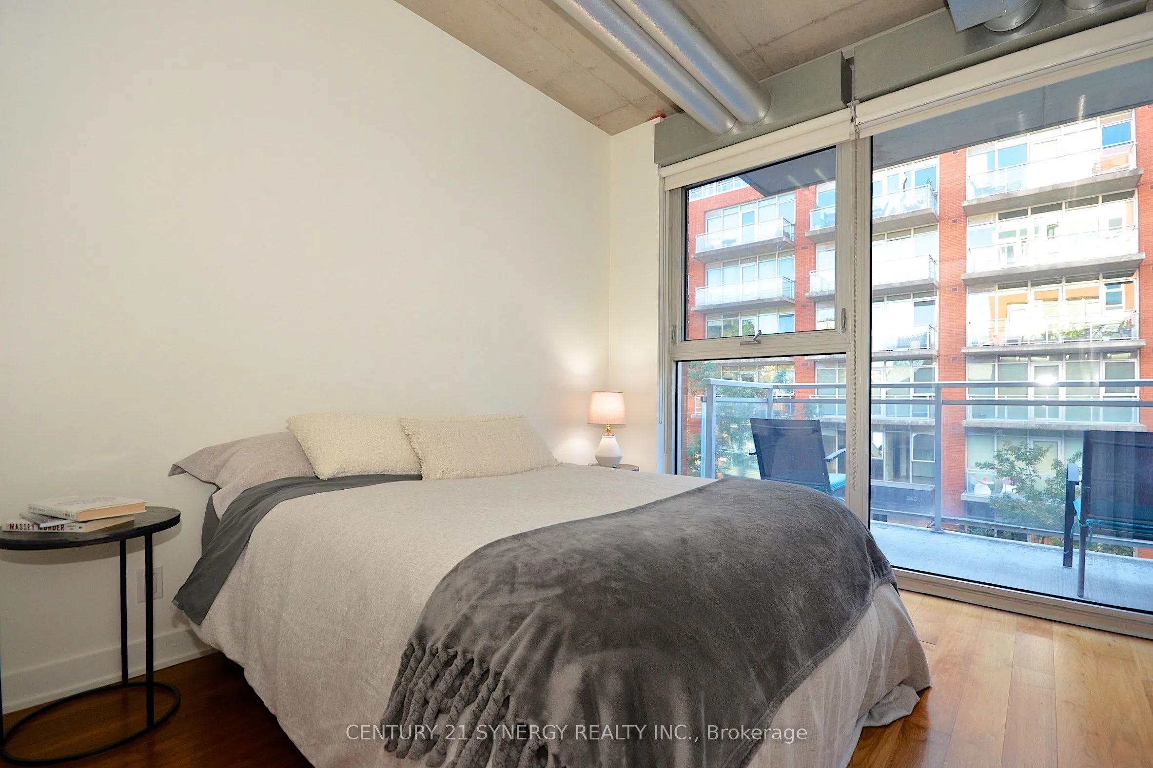 354 Gladstone Avenue #213