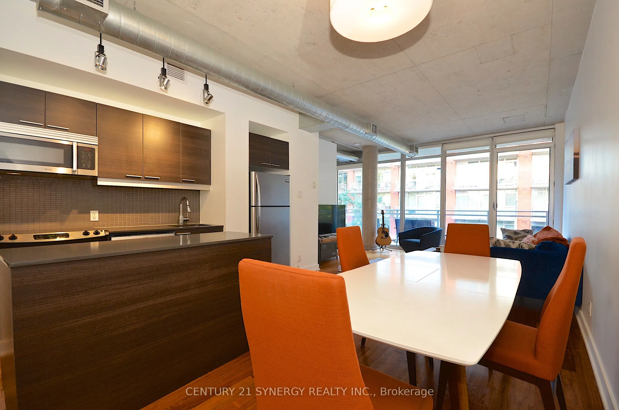 354 Gladstone Avenue #213