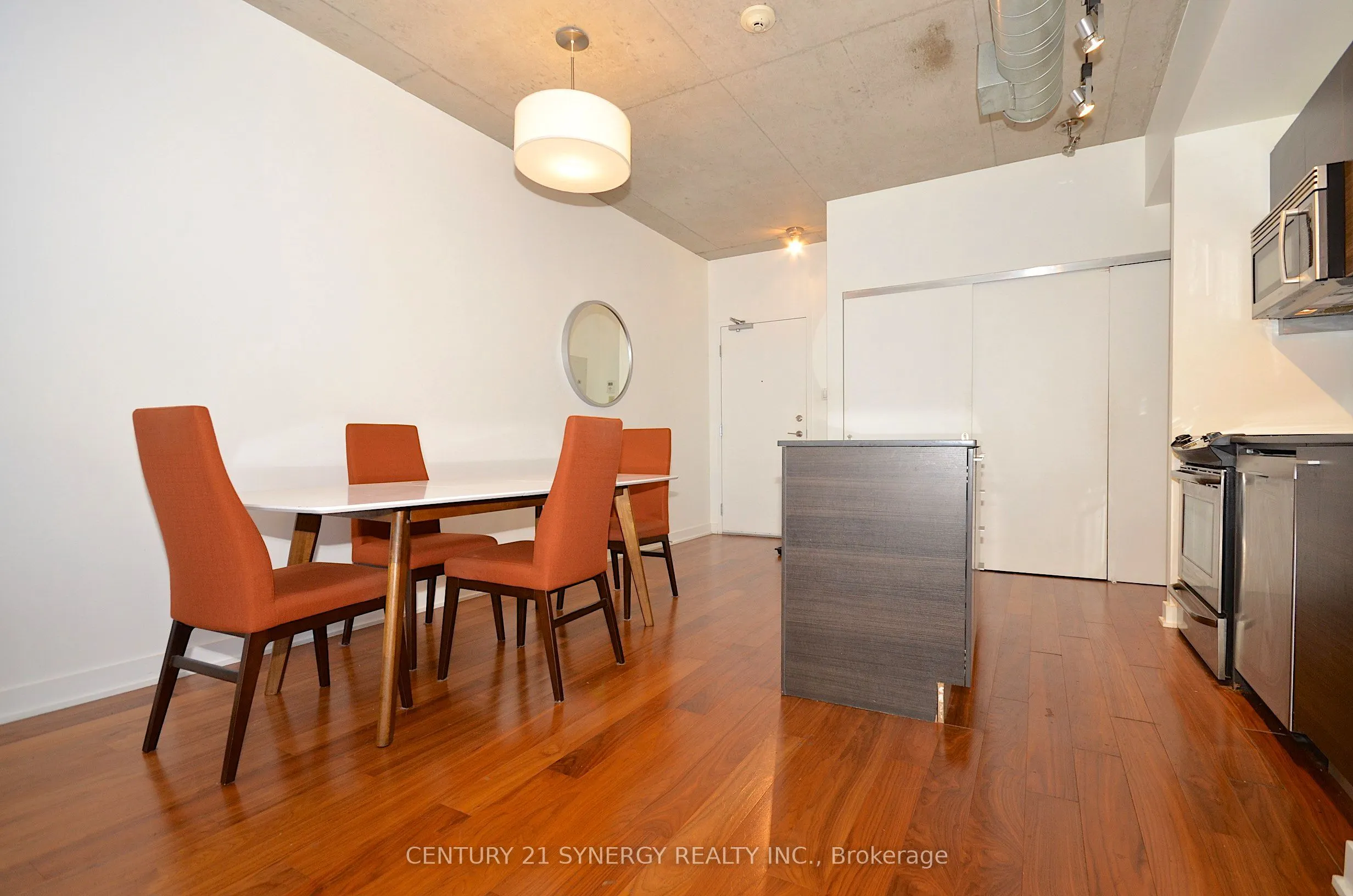 354 Gladstone Avenue #213