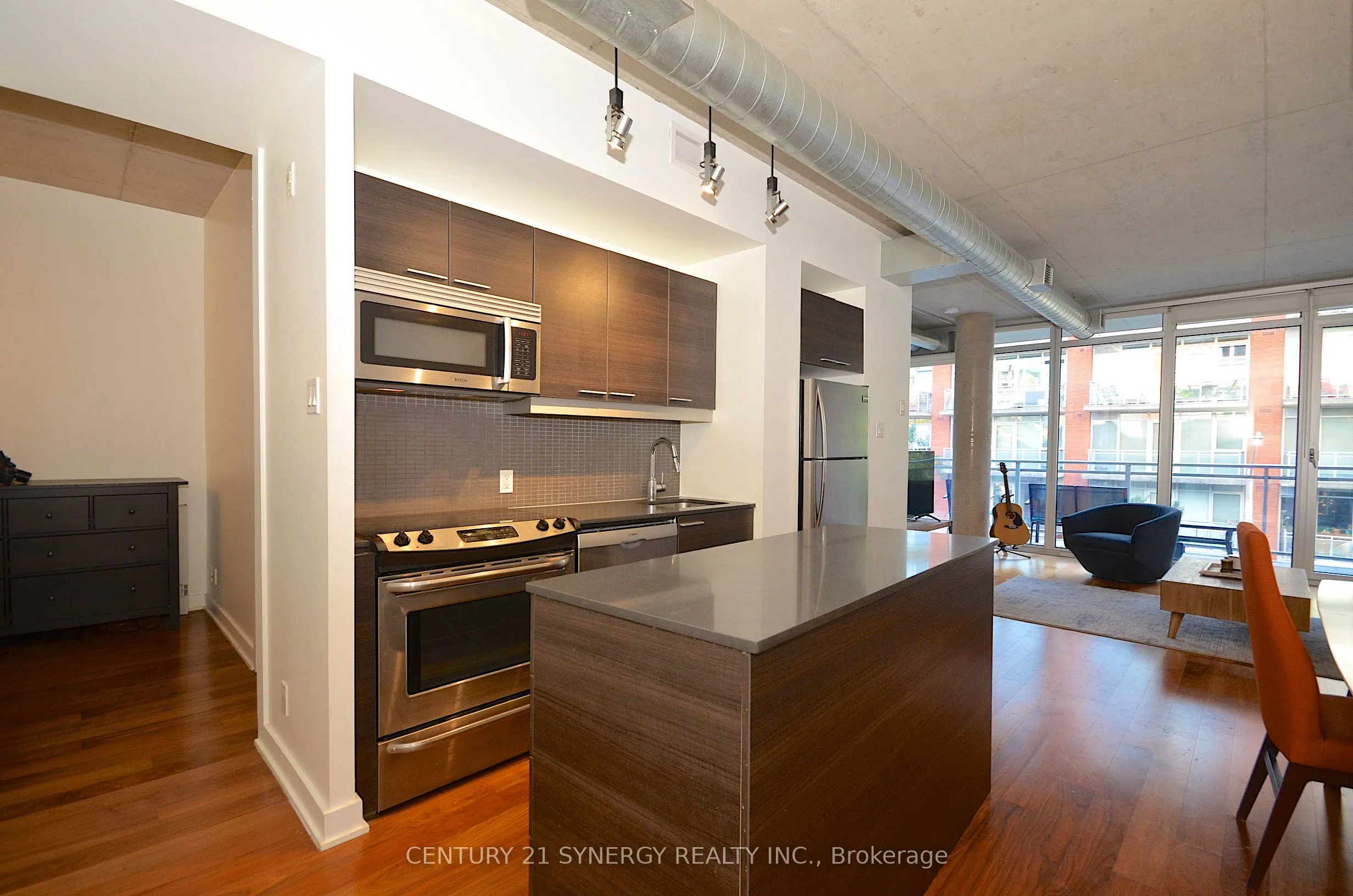 354 Gladstone Avenue #213